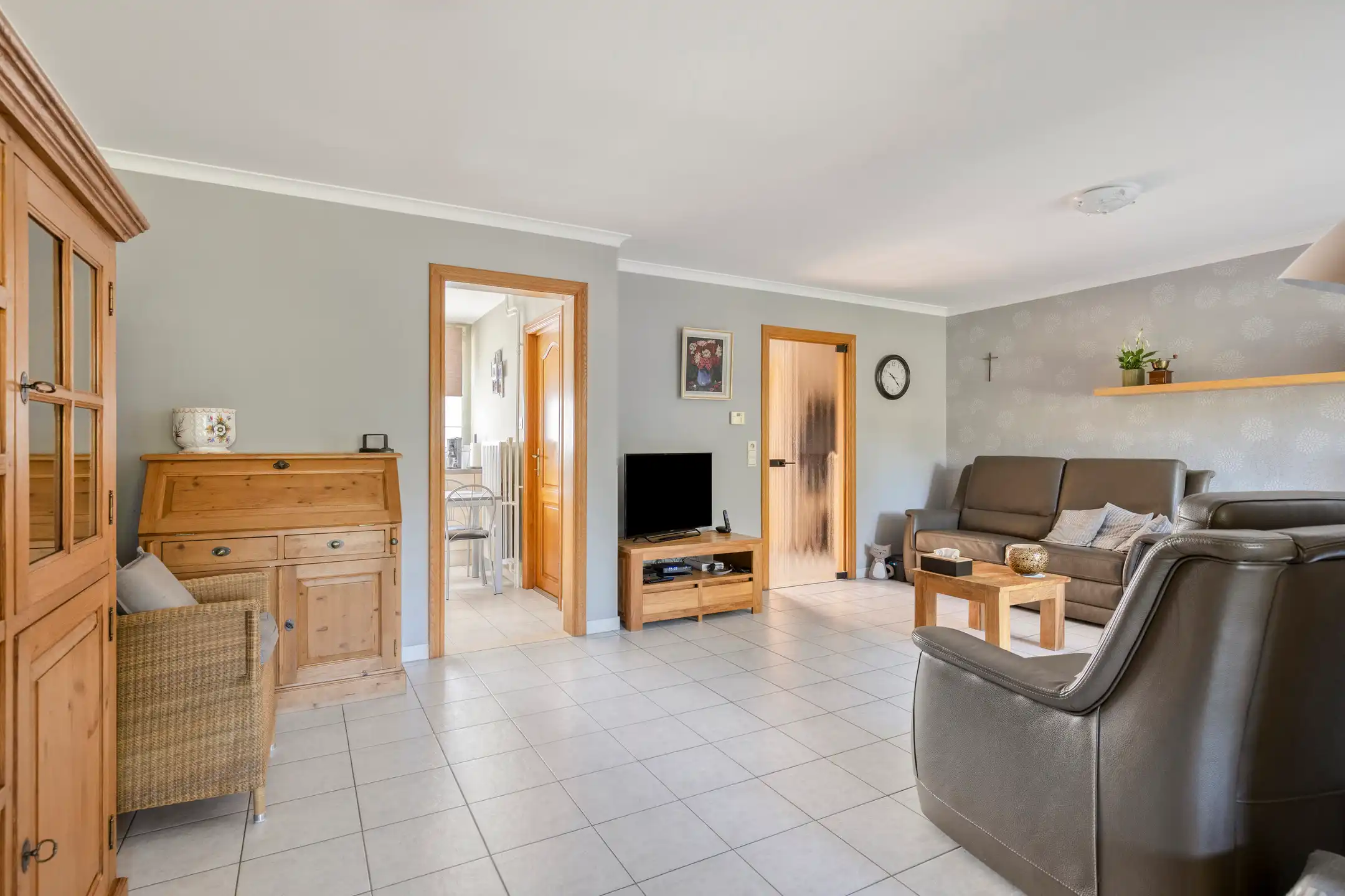 Lichtrijke 3-gevelwoning met garage op uitstekende locatie! foto 7