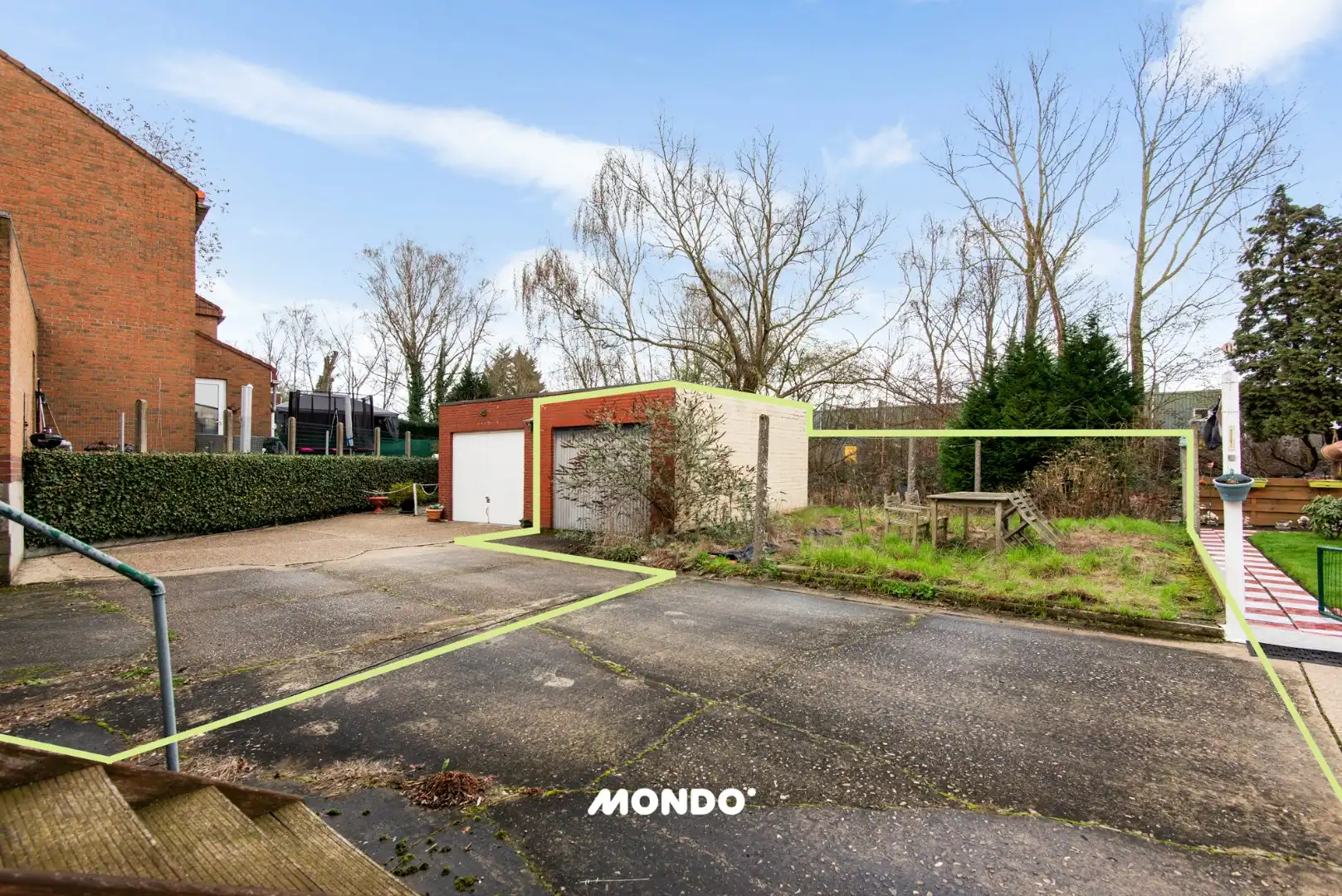 Te renoveren woning met tuin en garage op rustige ligging in Boom foto 3