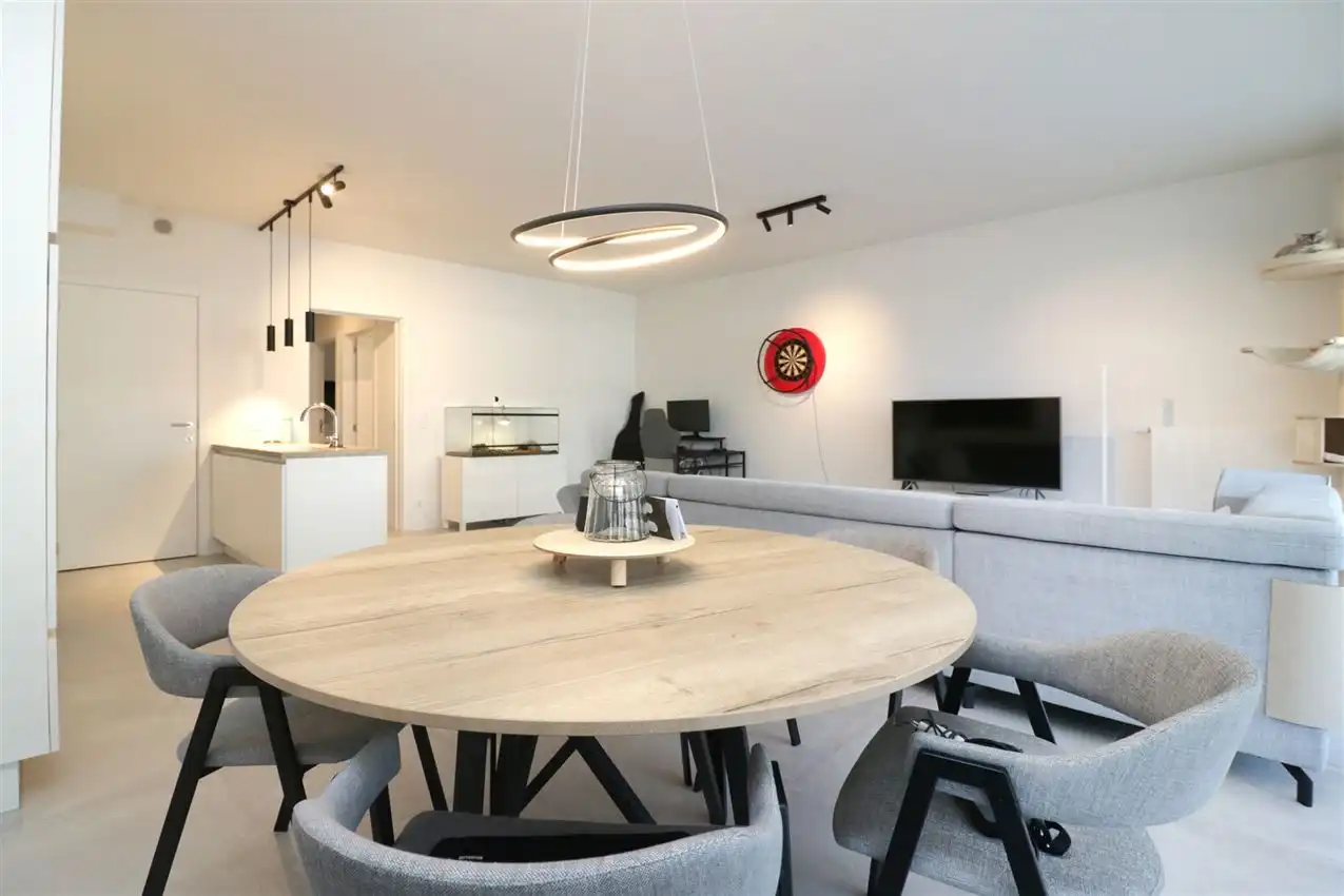 Gelijkvloers app., twee slpk, zonnig terras in centrum foto 7