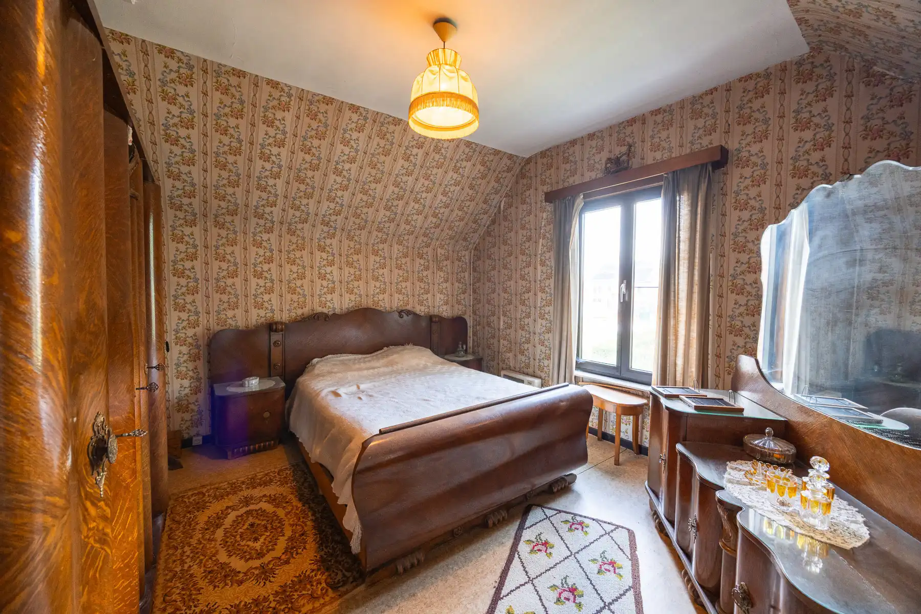 Charmante te renoveren halfopen woning met veel potentieel foto 17