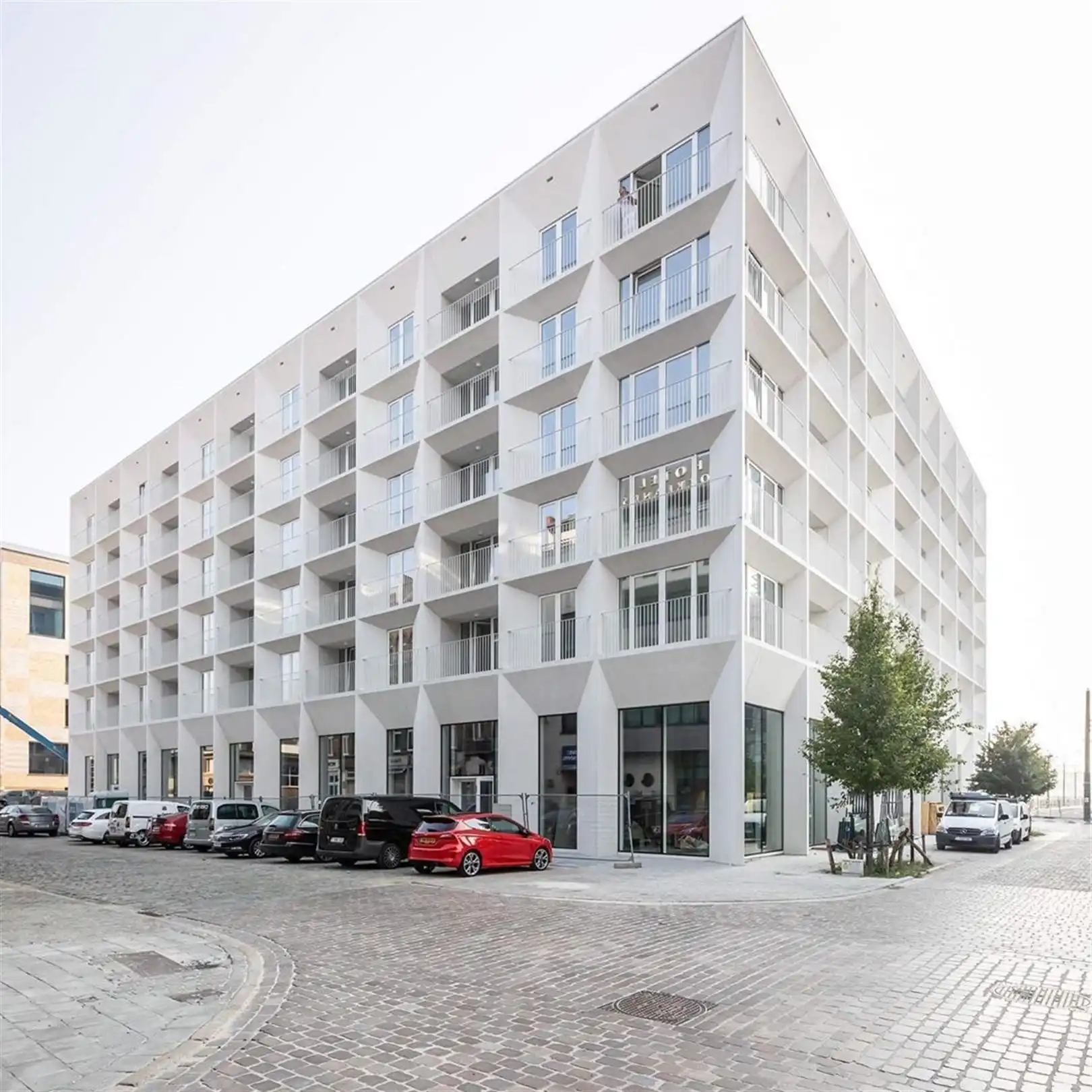 2 autostaanplaatsen aan het Eilandje foto {{pictureIndex}}