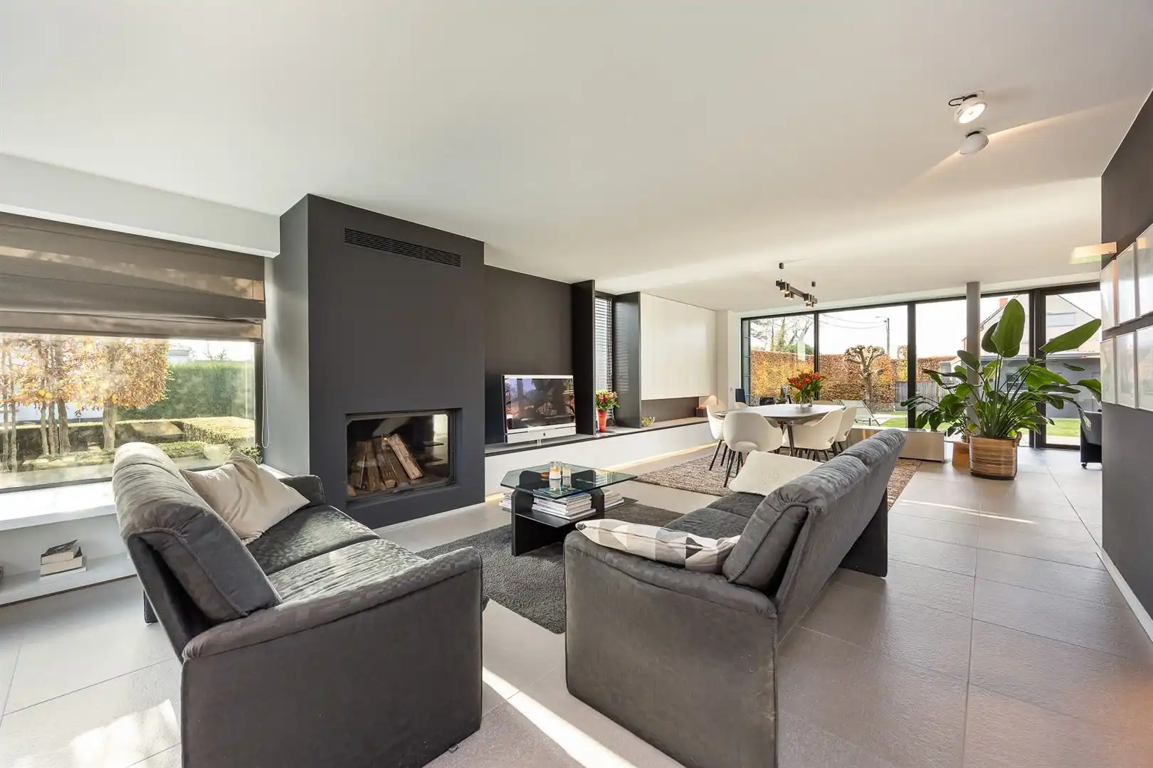 Stijlvolle villa met moderne uitbouw en zuidwest tuin. foto 2