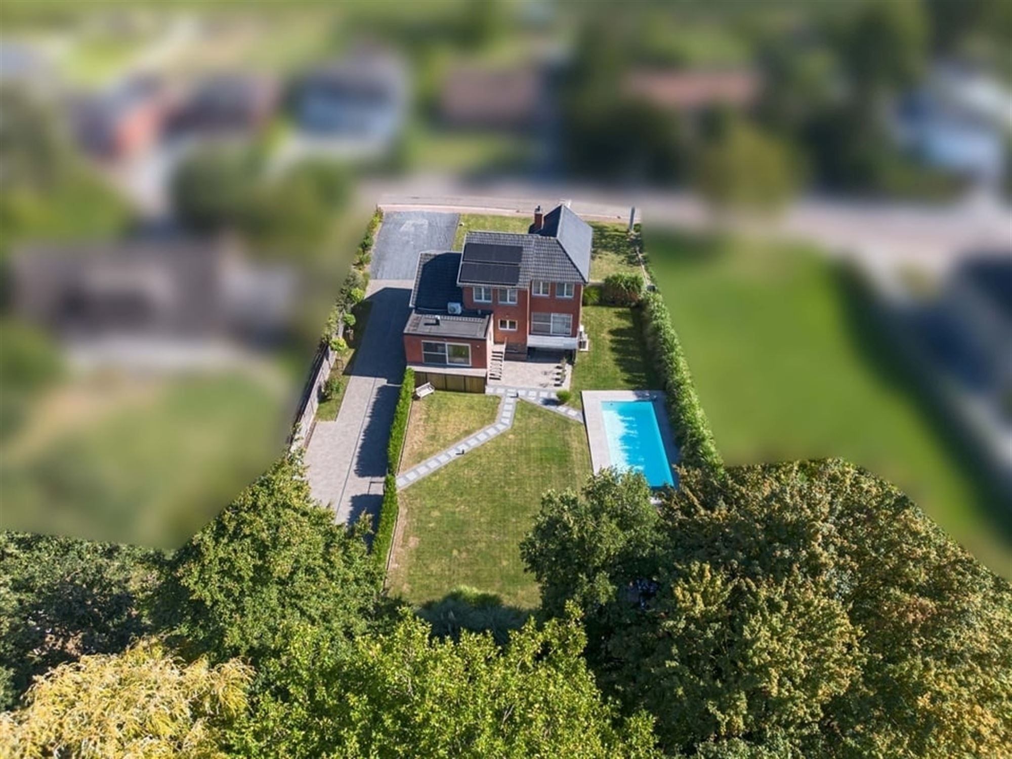 PRACHTIGE GEZINSWONING MET ZWEMBAD EN POOLHOUSE IN SINT-TRUIDEN  foto 35