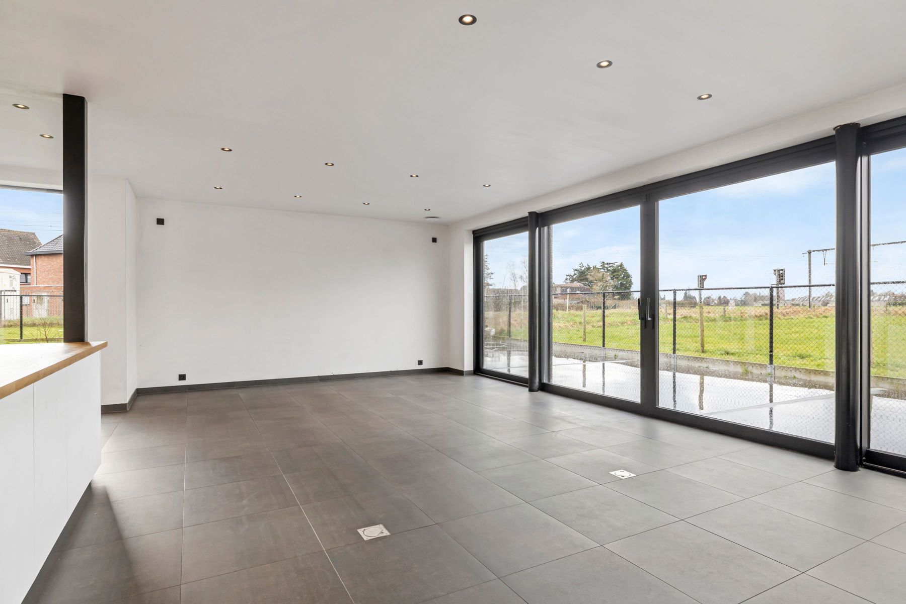 BEN OPEN BEBOUWING mét dubbele garage en afz. extra garage foto 8