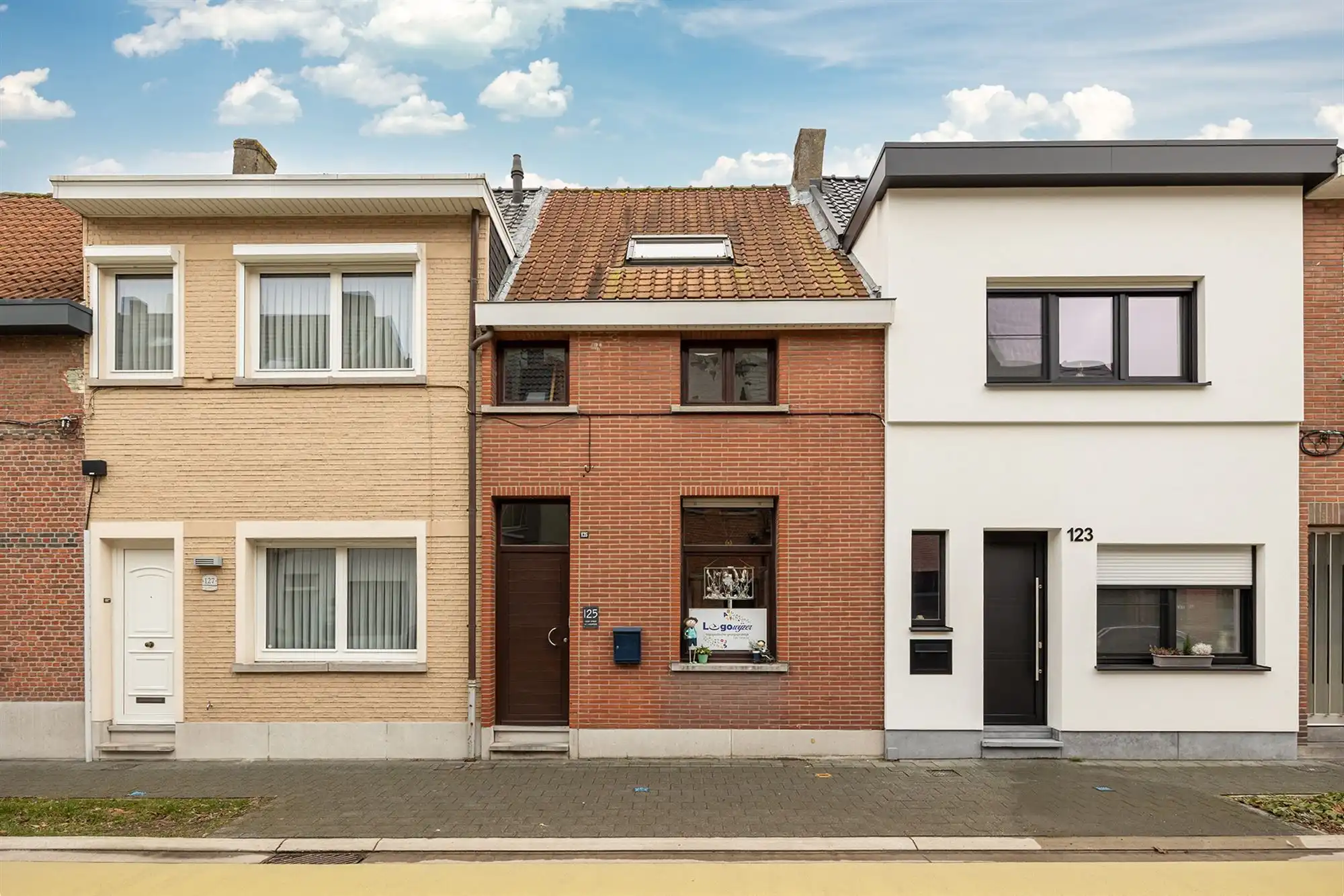 Charmant huis met twee slpks en leuke tuin foto {{pictureIndex}}