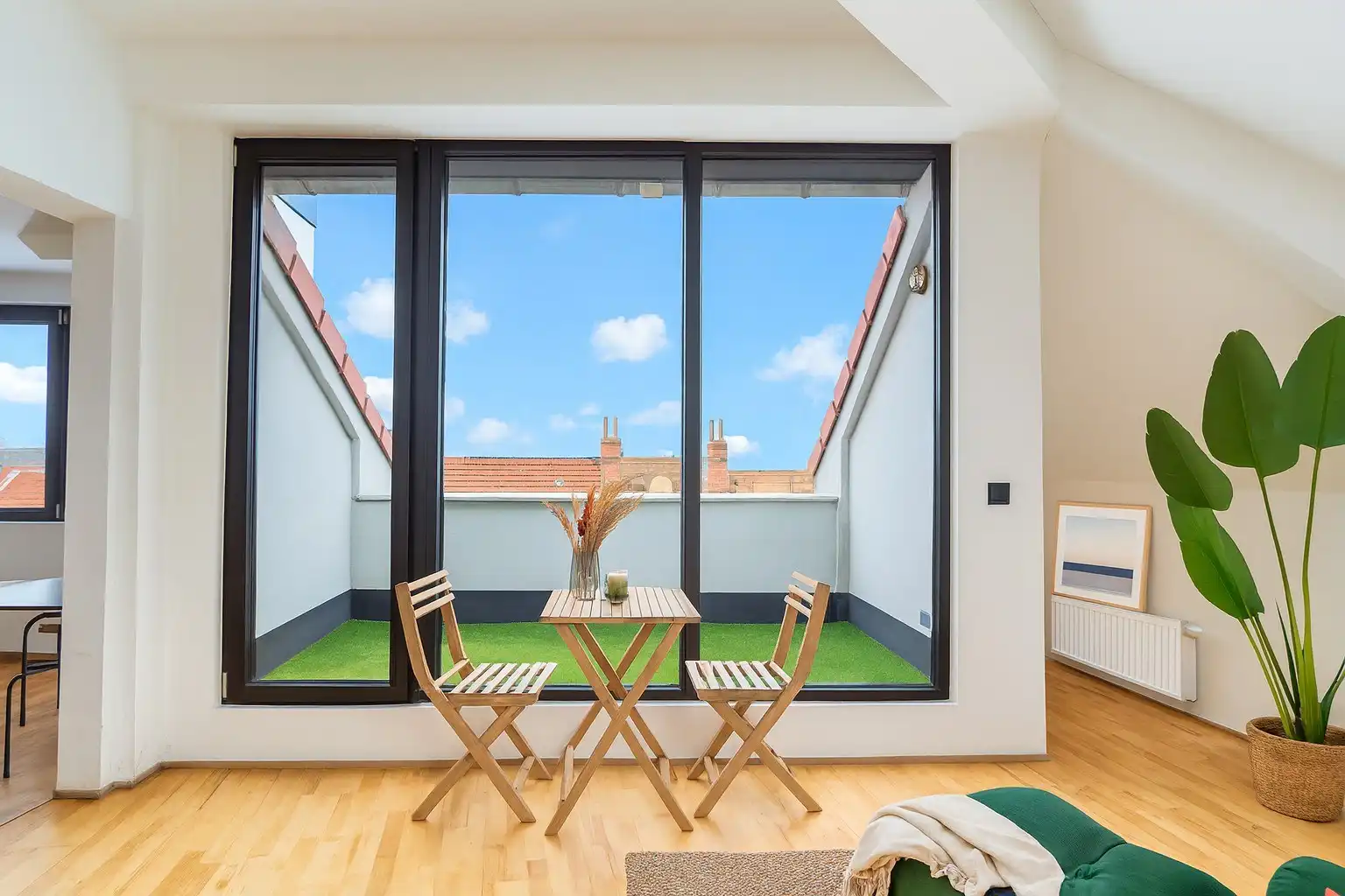 Instapklaar dakappartement op een zuchtje van Park Spoor Noord foto 4