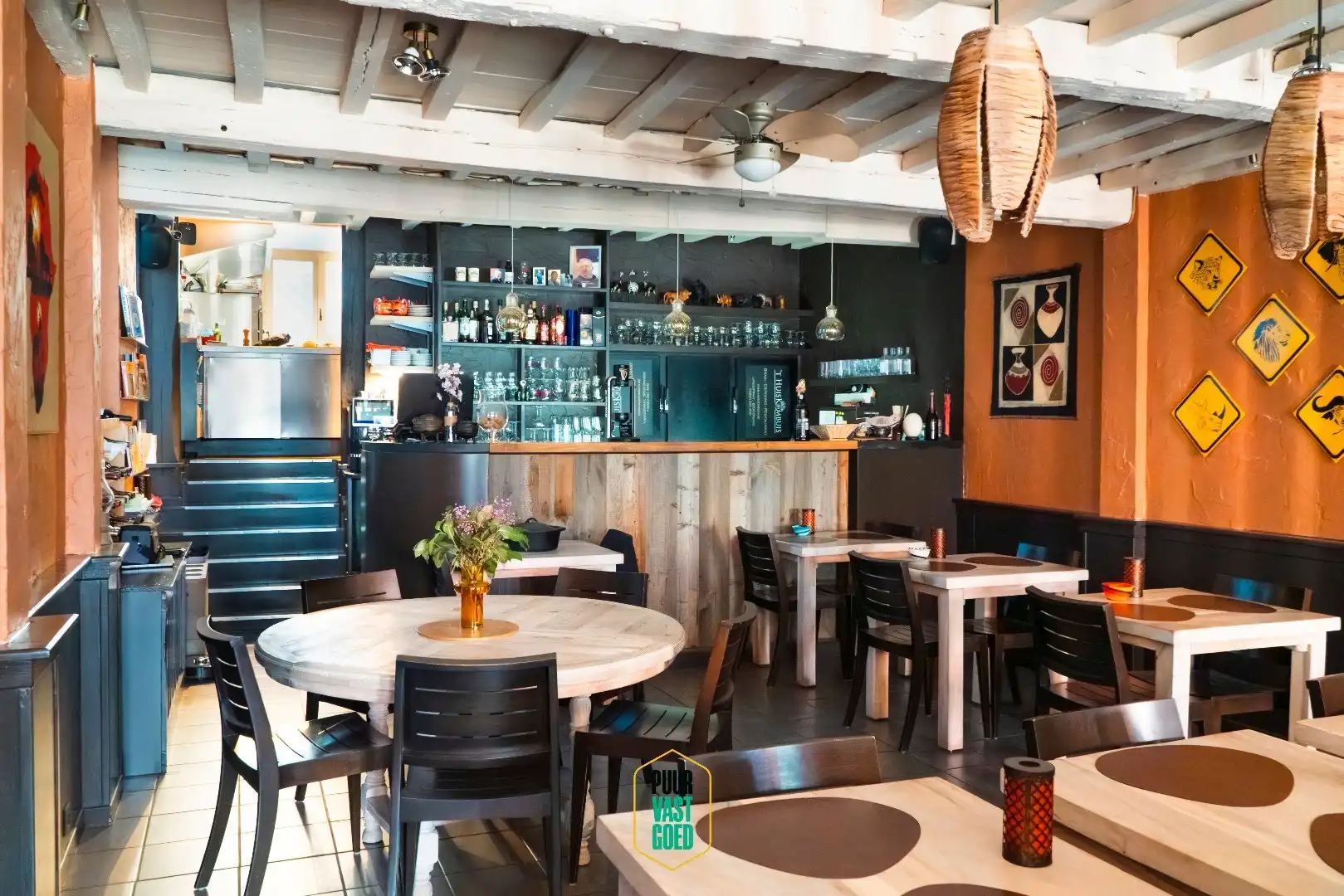 Restaurant met terras en woonst op topligging in de Langestraat foto 2
