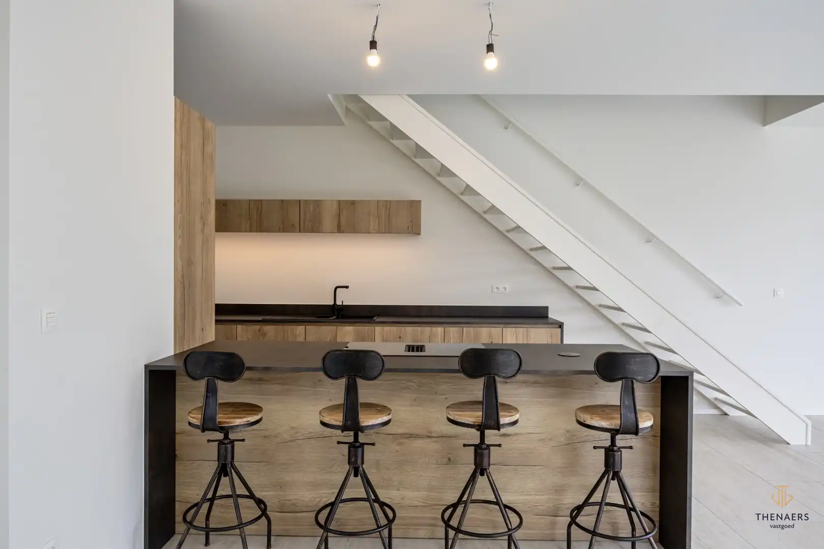 LOT 4 - Instapklare "luxe" en "energiezuinige" nieuwbouwwoning met 4 slaapkamers en 2 badkamers. foto 8