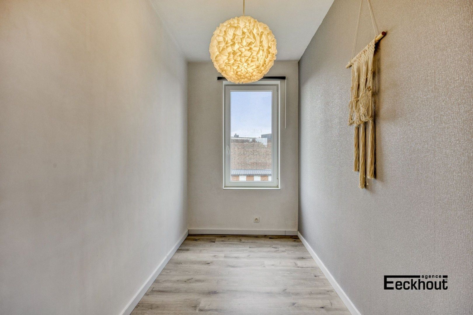 Volledig gerenoveerd appartement op gunstige ligging te Bredene! foto 11