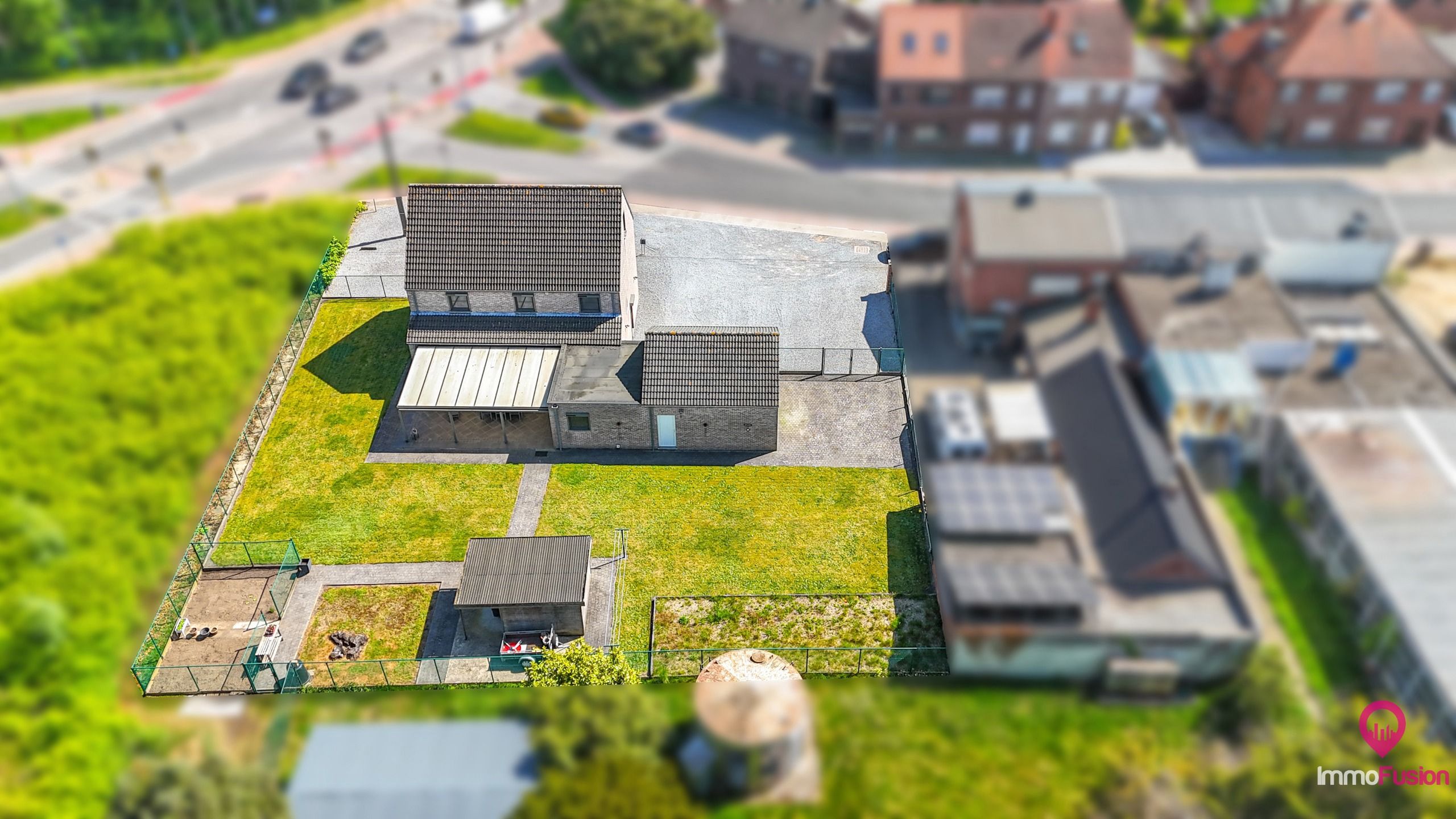 Ruime gezinswoning met 3 slpks, dubbele garage en grote tuin! foto 60