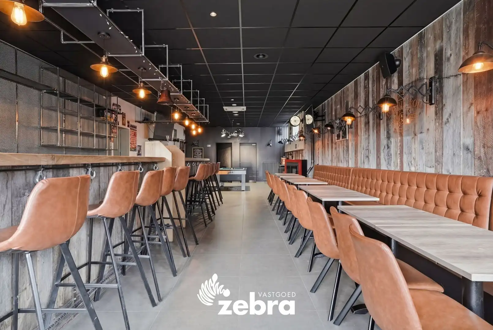 Handelspand met unieke woonst in centrum Pittem! foto {{pictureIndex}}