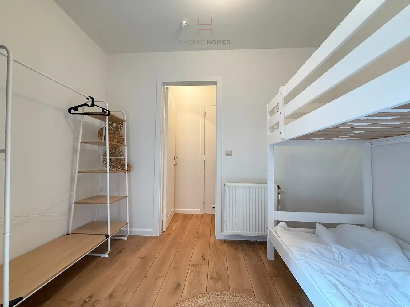 Gemeubeld twee-slaapkamerappartement met zonnig terras foto 18