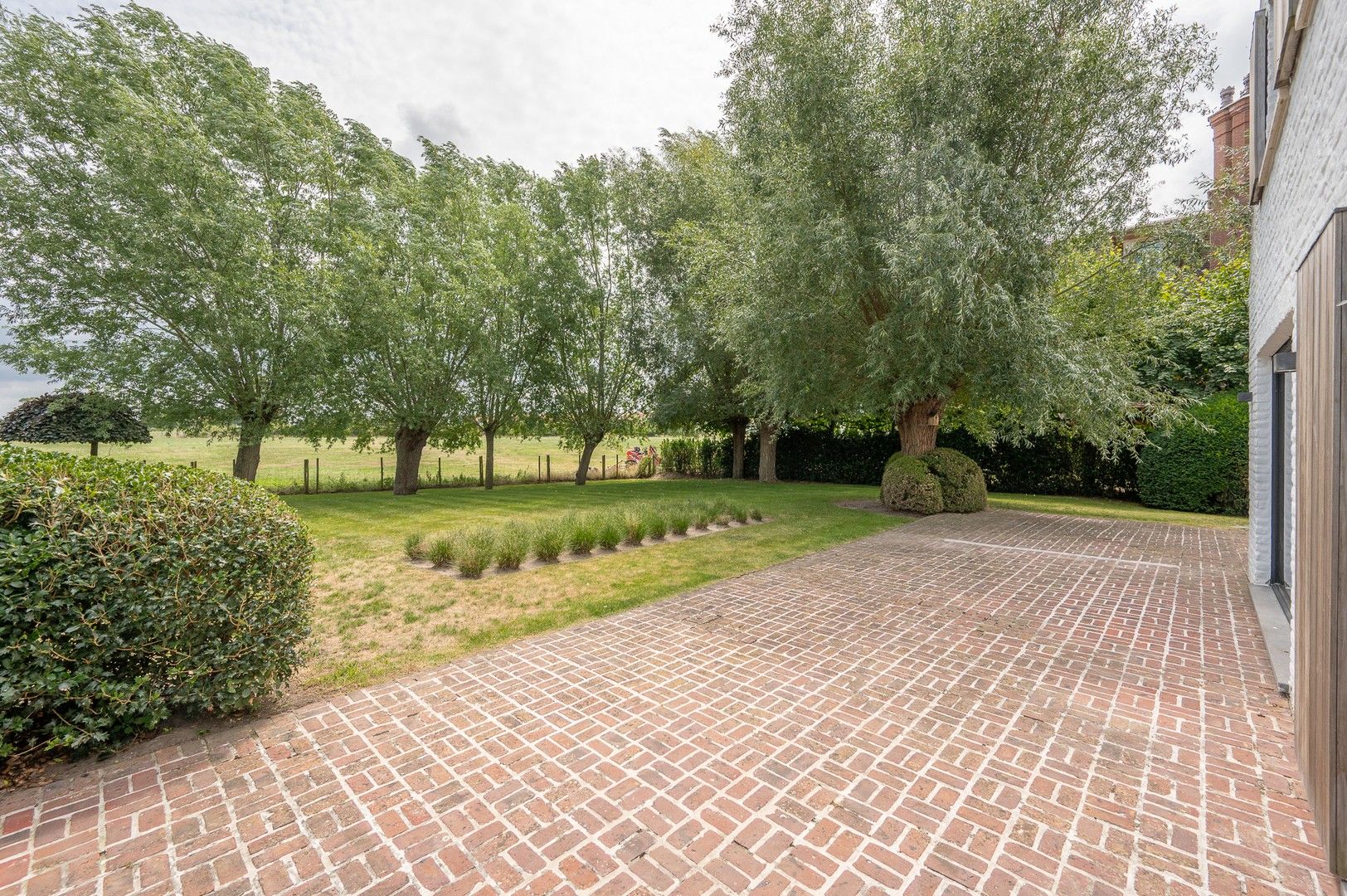 Alleenstaande villa genietend van prachtige open zichten op de polders. foto 7