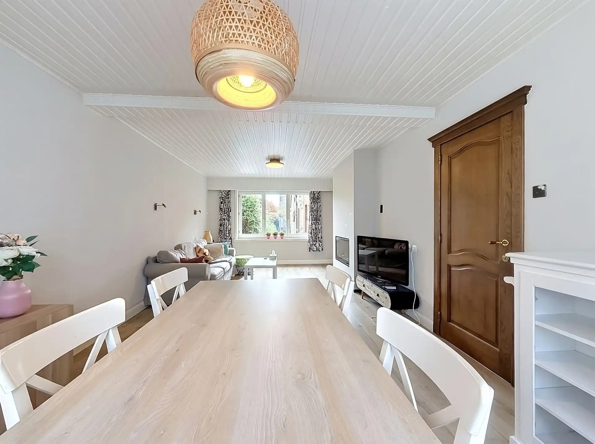 Instapklare woning met halfopen karakter met tuin! foto 7