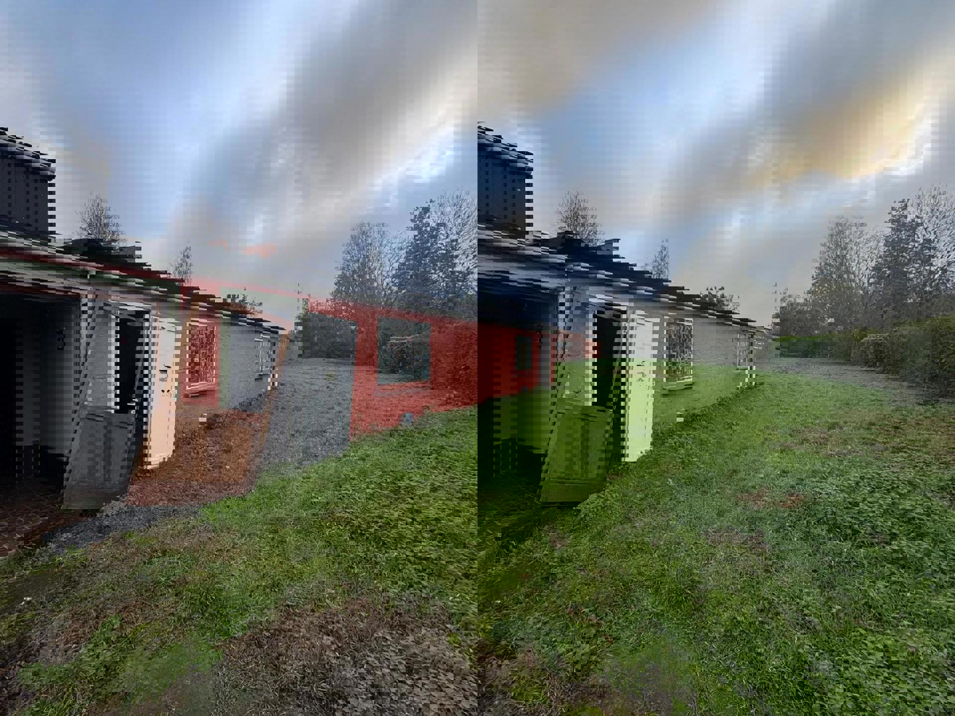 Veelzijdige site met twee panden en tal van mogelijkheden foto 3