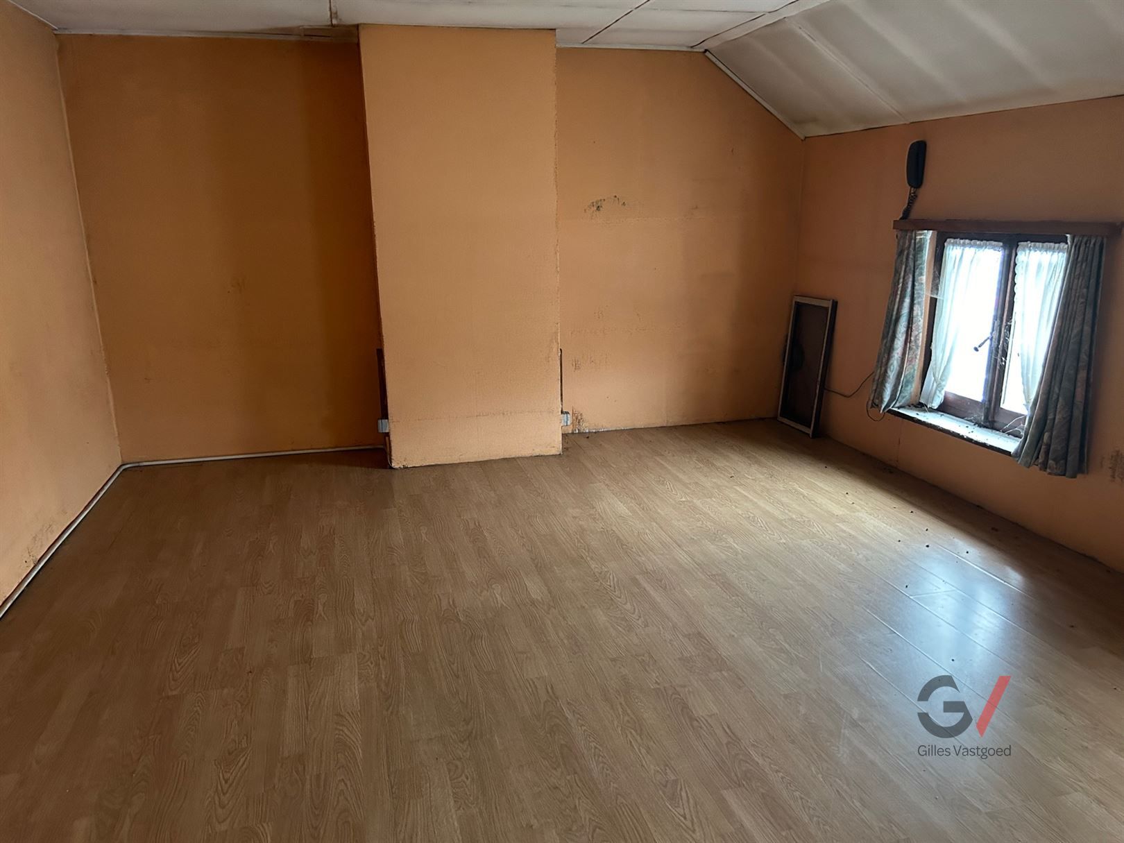 Te renoveren woning te koop foto 11