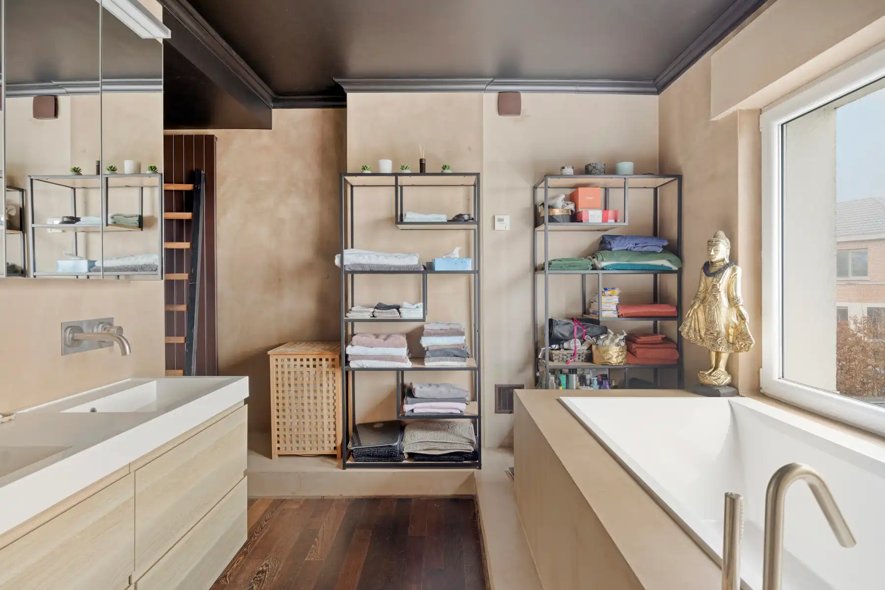 Instapklare halfopen woning met grote tuin op toplocatie in hartje Merchtem! foto 20