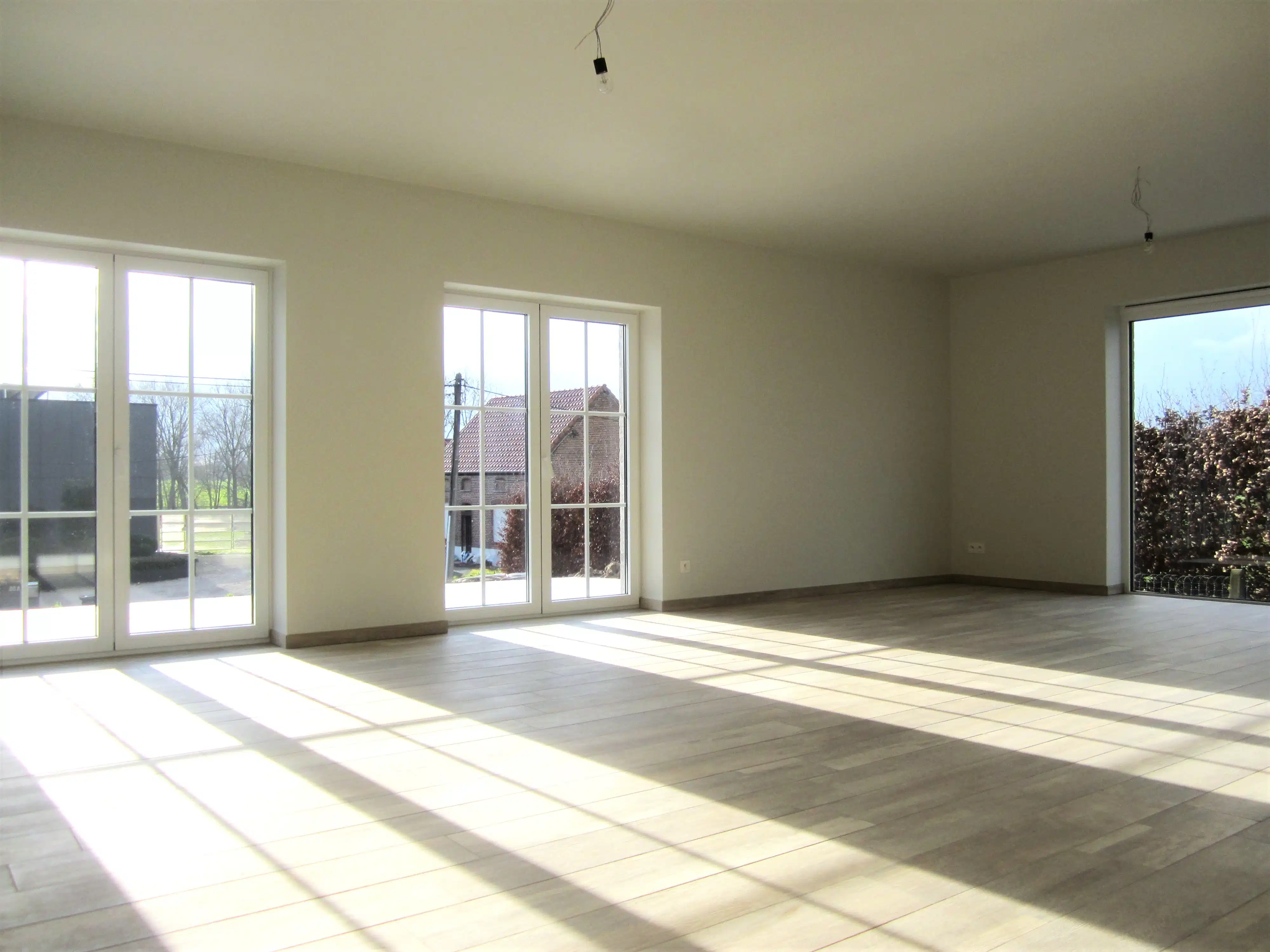 Prachtige halfopen pastoriewoning van 160m² met zuidgericht terras v 31m², balkon, zonnepanelen en drie staanplaatsen.  foto 9