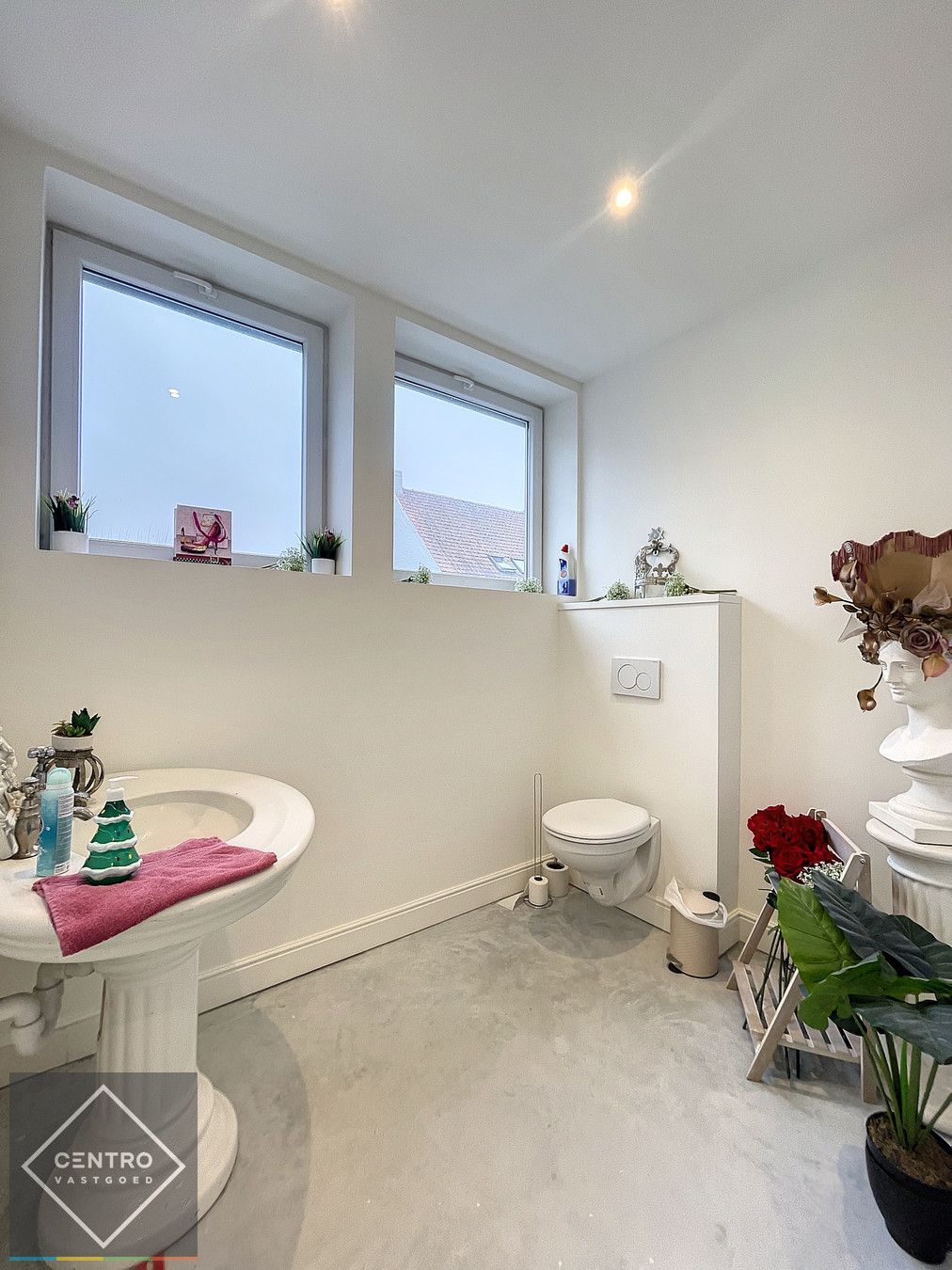 Opbrengsteigendom (Handelsgelijkvloers + 2 appartementen + 3 garages) te Lauwe! foto 7