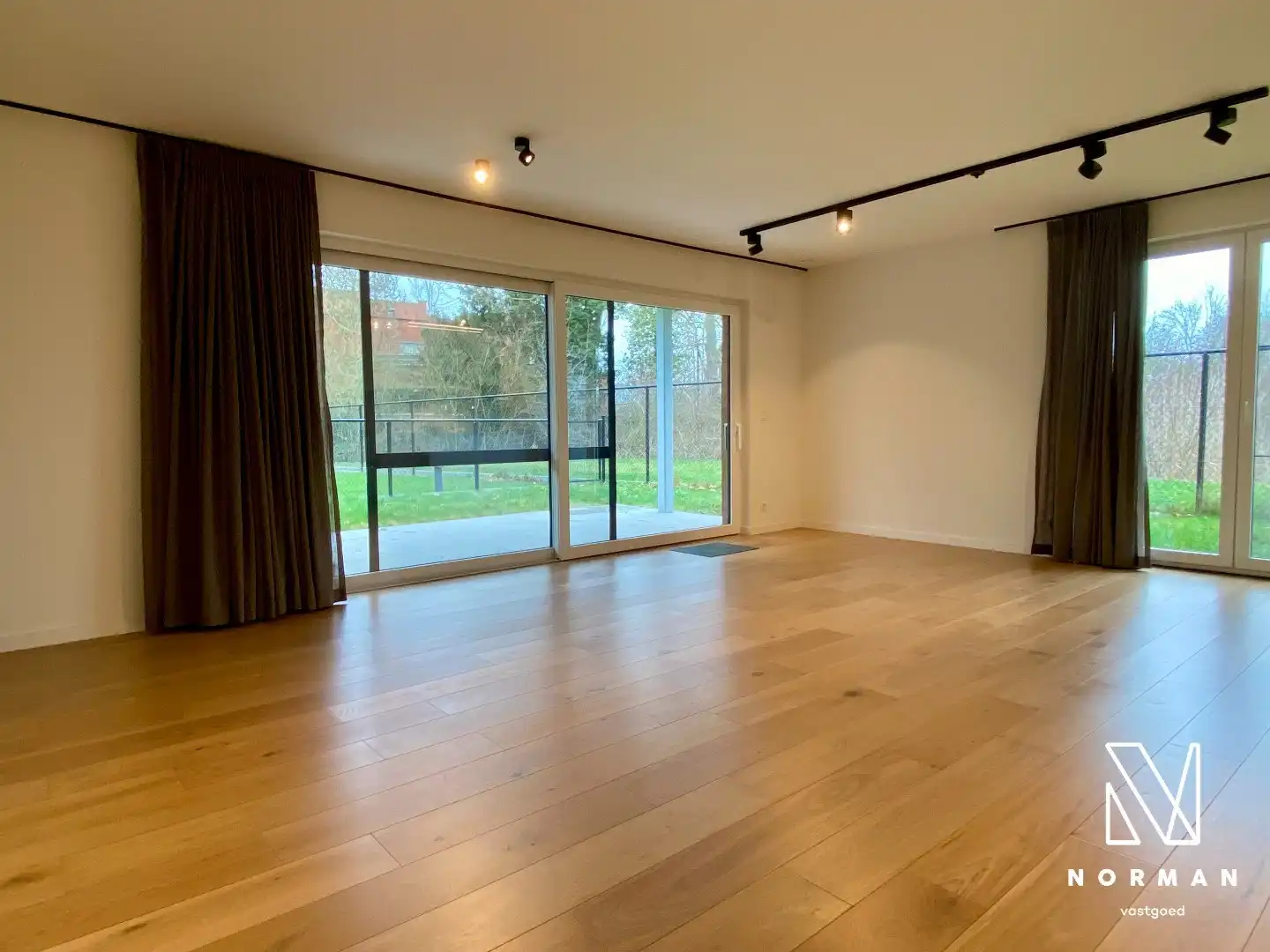 Gelijkvloers appartement in centrum Zwevegem met 2 slaapkamers en voor-en achtertuin foto 4