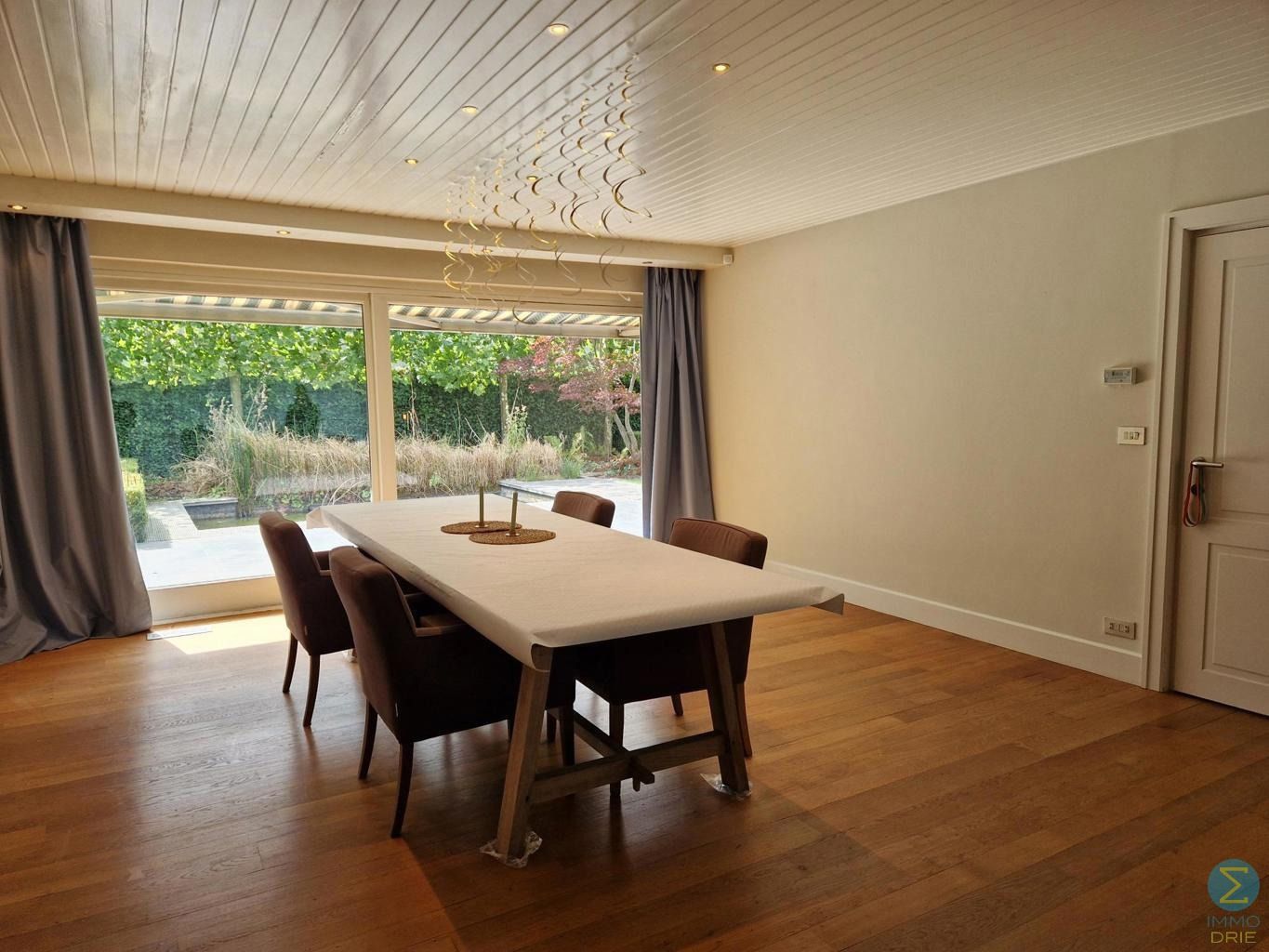 Vrijstaande woning van 340m². foto 7