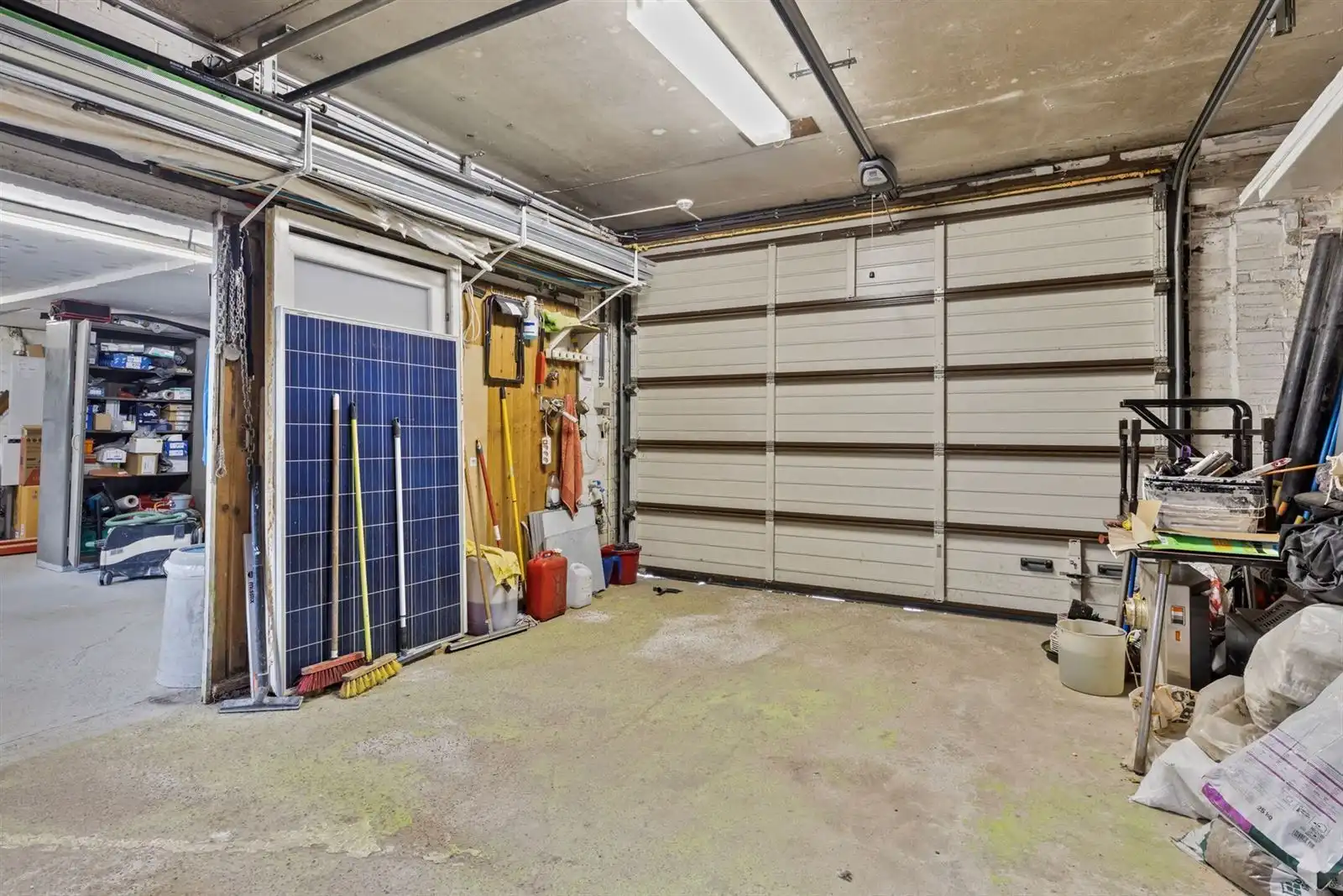 Stockage met bureel en sanitair  foto 4