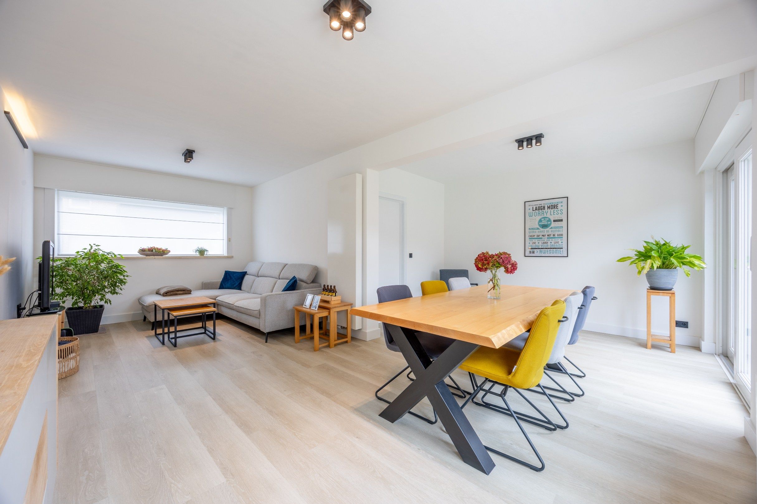 GERENOVEERDE WONING OP TOPLOCATIE!  foto {{pictureIndex}}