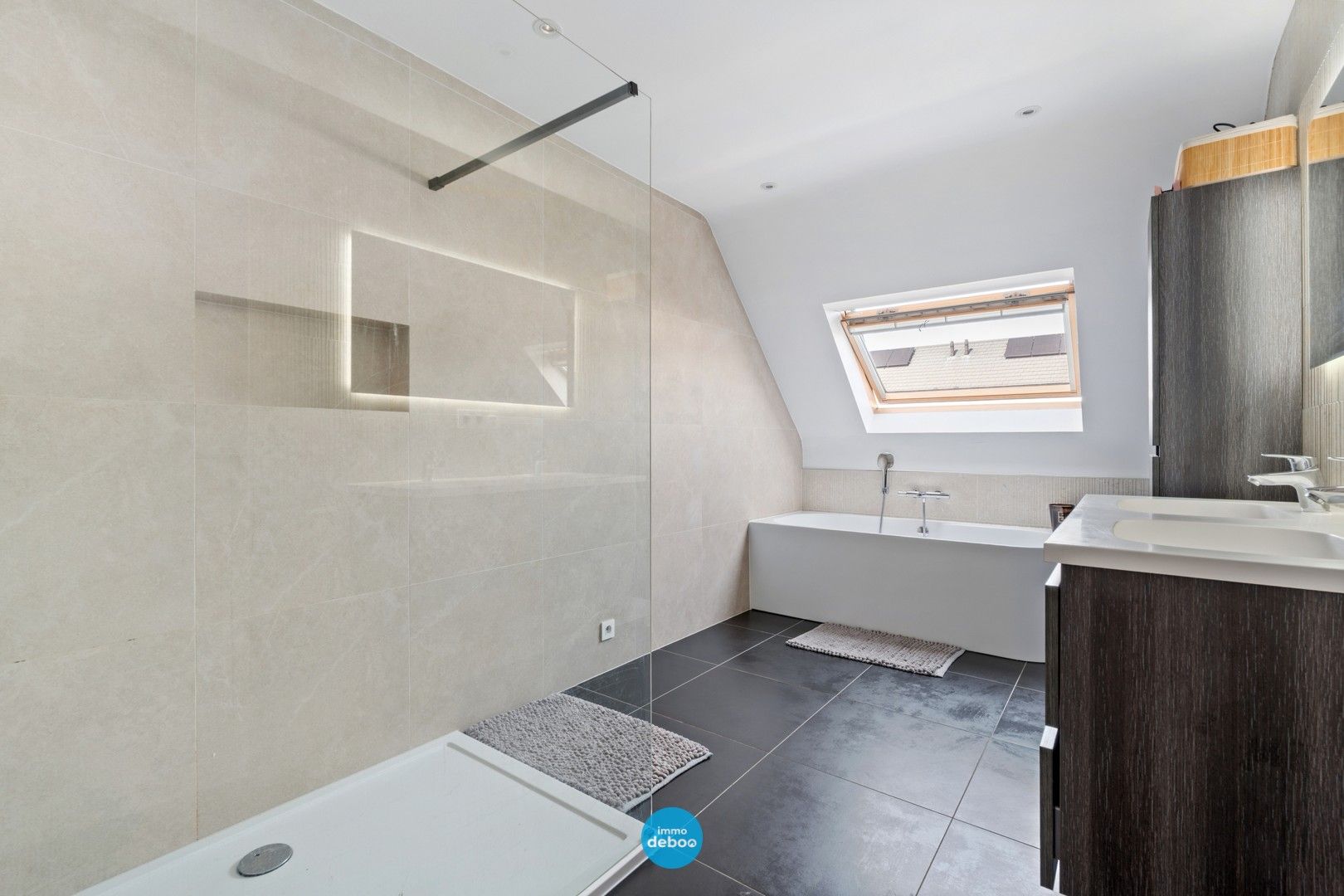 Verrassend ruime, energiezuinige woning foto 13