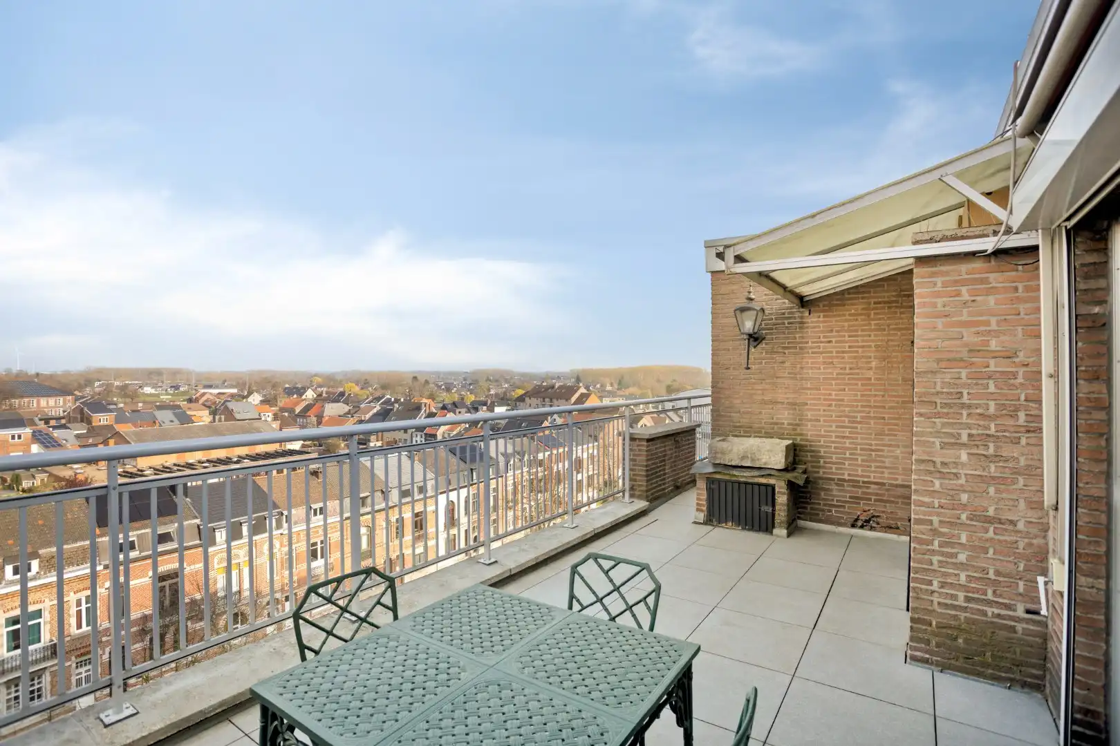 Ruim penthouse / dakappartement met 2 prachtige terrassen + zicht over Tongeren foto 9