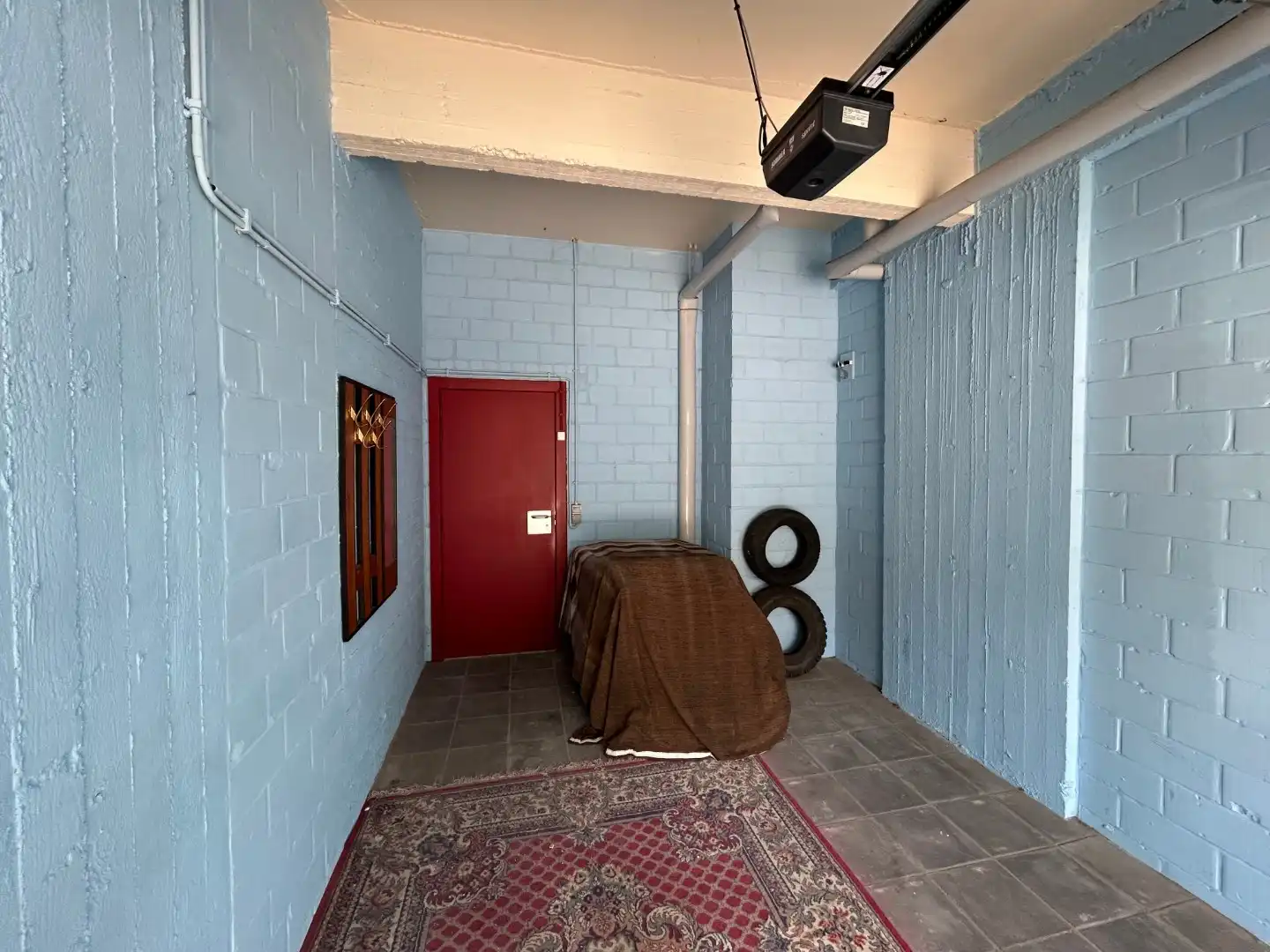 Ongemeubileerde studio met private garagebox en kelderberging foto 11
