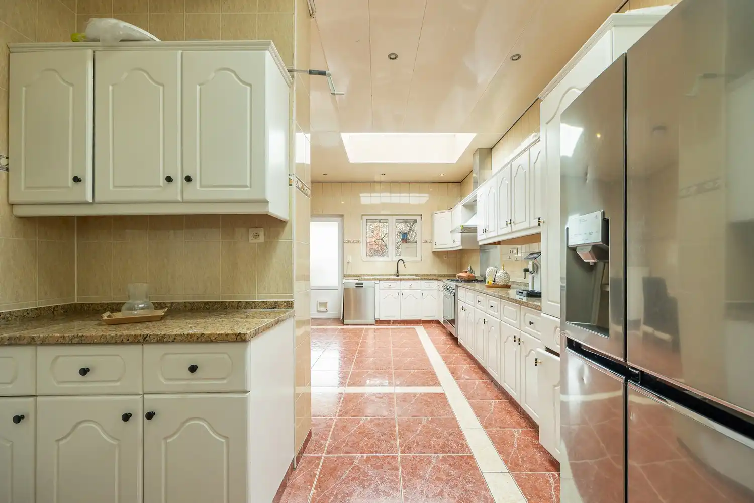 Ruime  op te frissen woning met 6 tot 8 slaapkamers en veelzijdige woonmogelijkheden foto 22