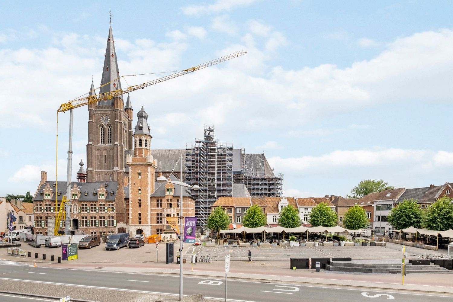 Ruim (137m²) en stijlvol app. op de markt van Eeklo! foto 18