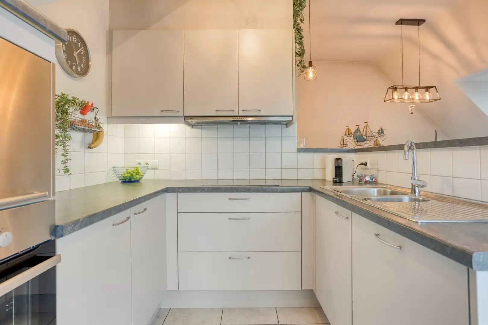 Stijlvol dakappartement met 2 slaapkamers en alle comfort foto 11