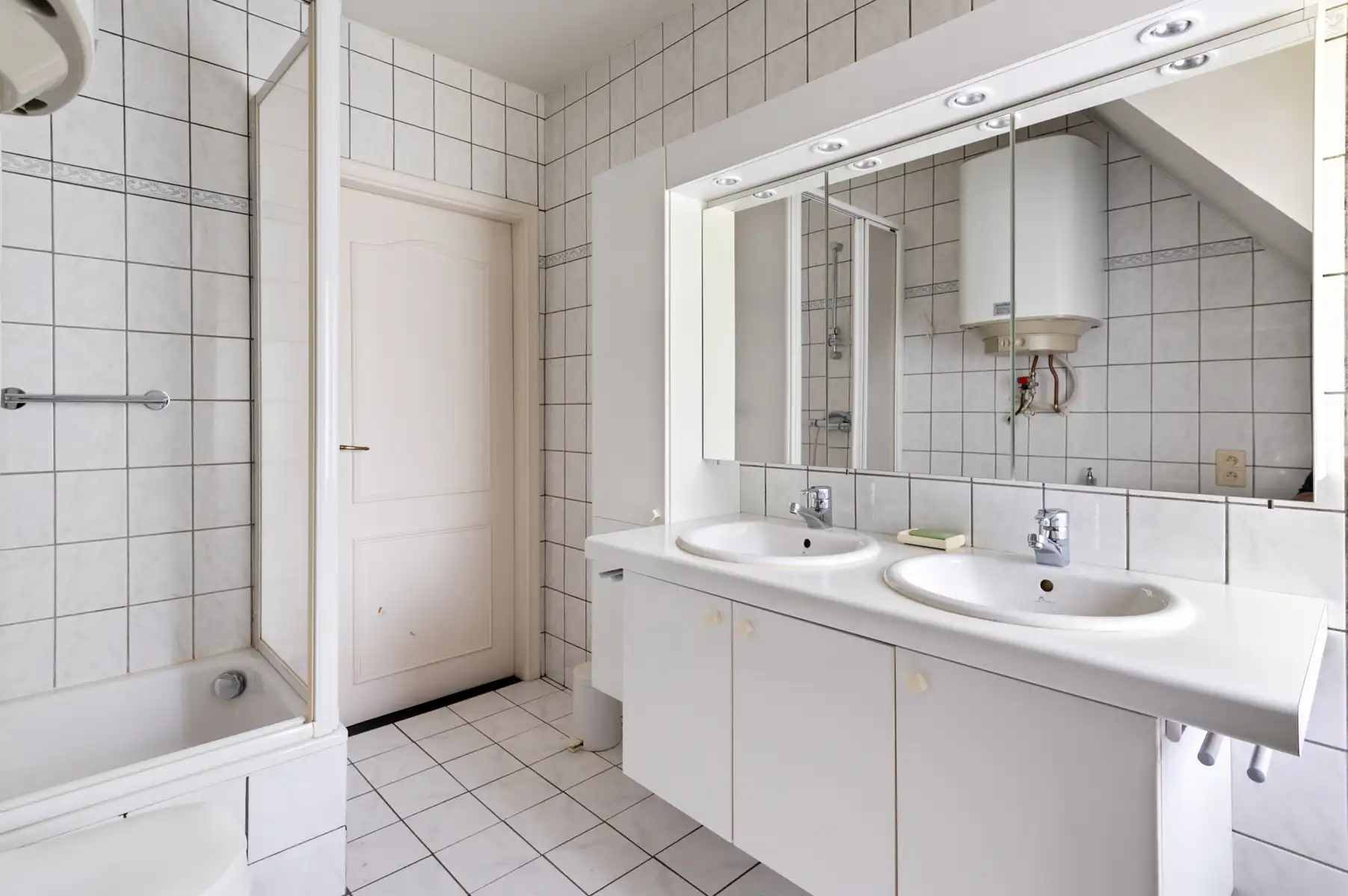 Te renoveren charmante woning op top locatie in Kapellen foto 14