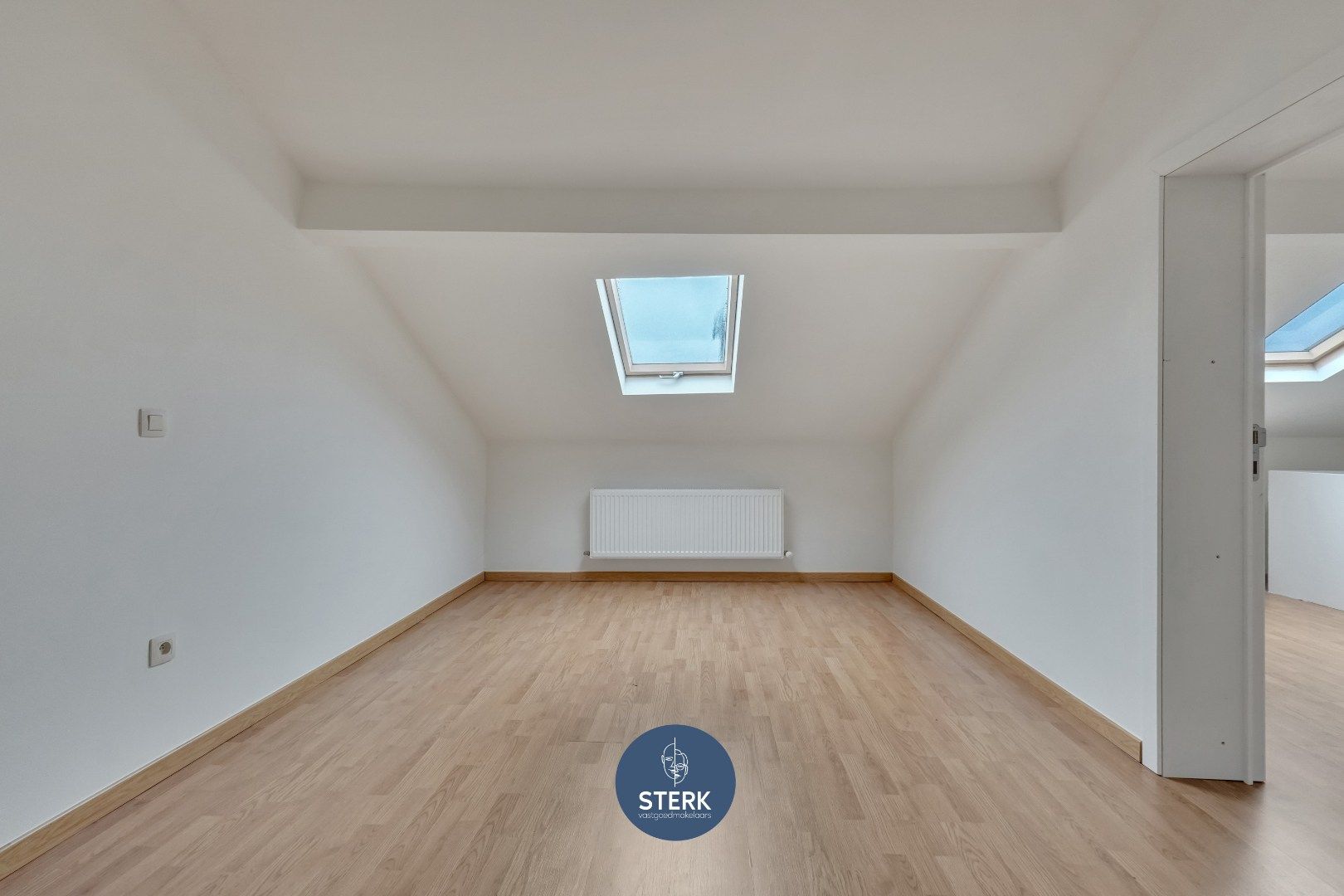 INSTAPKLARE GEZINSWONING MET 4 TOT 5 SLPKS NABIJ CENTRUM MAASMECHELEN !  foto 18