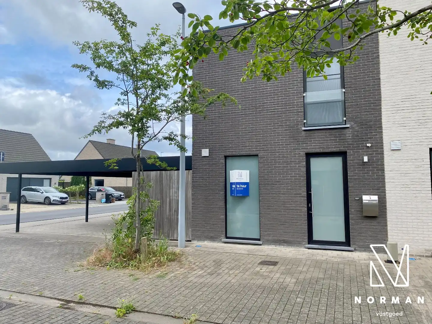 Recente woning in rustige buurt met 3 slaapkamers, zuidwest gerichte tuin en carport in Beveren-Leie foto 12