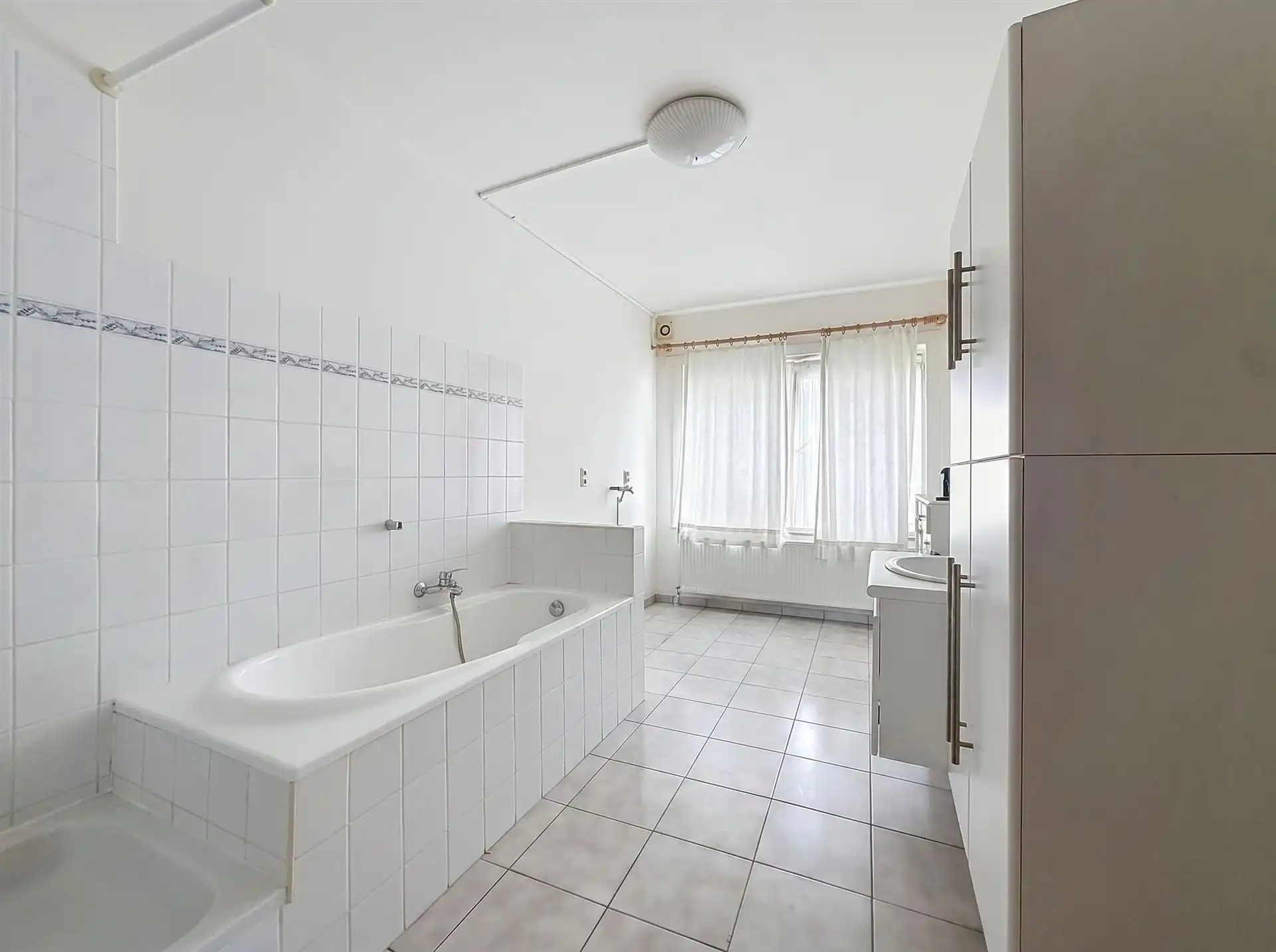Instapklaar gelijkvloersappartement op rustige locatie nabij centrum Sint-Niklaas! foto 8