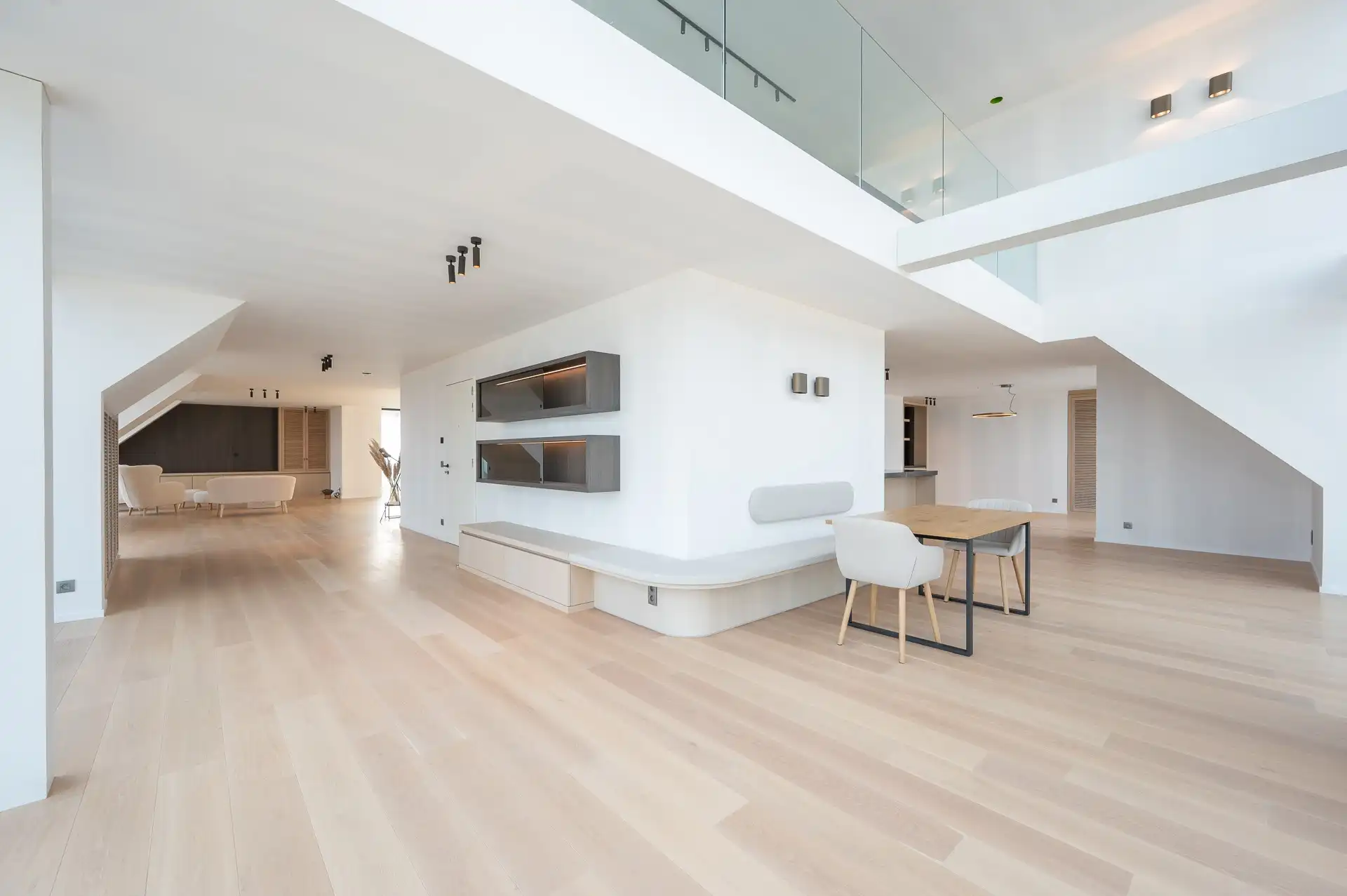 Exclusieve hoekduplex van 427 m² met frontaal zeezicht foto 2