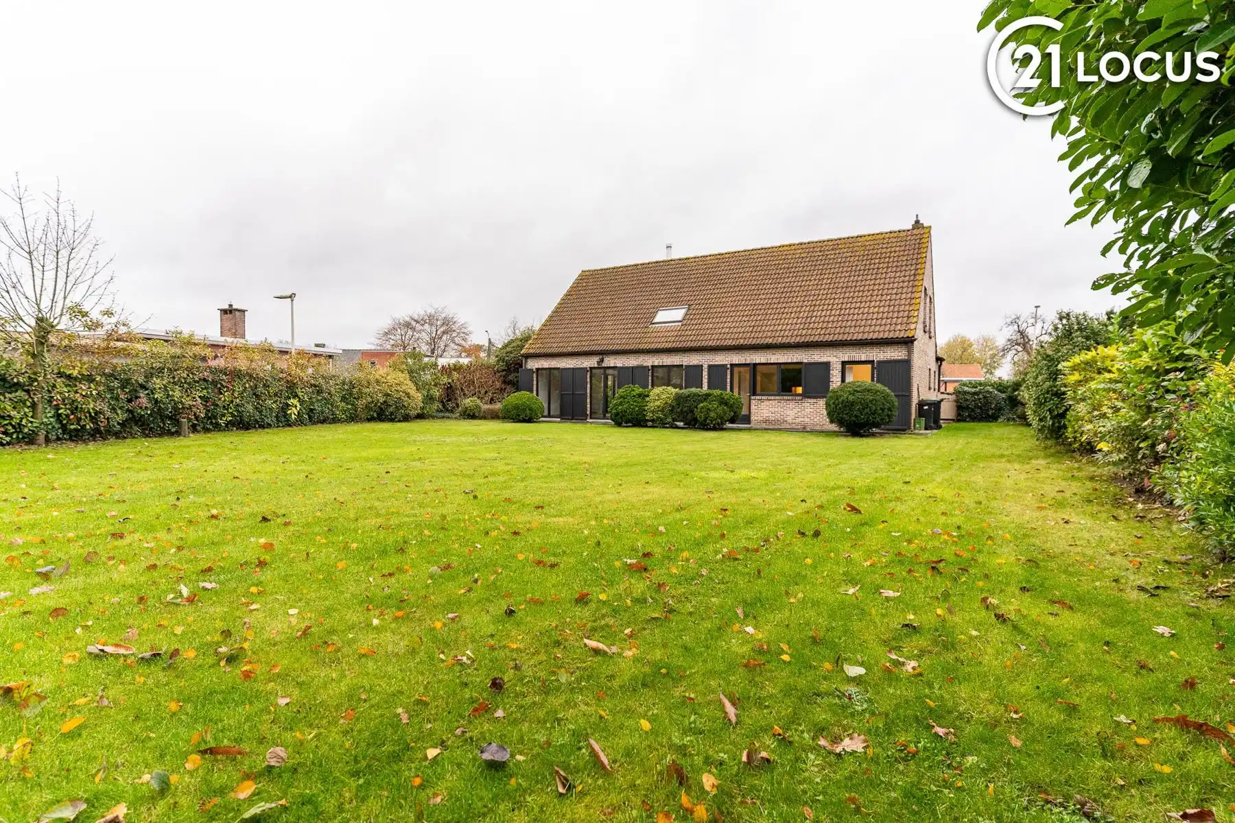 Ruime villa met 4 slpk, grote tuin en garage foto 19