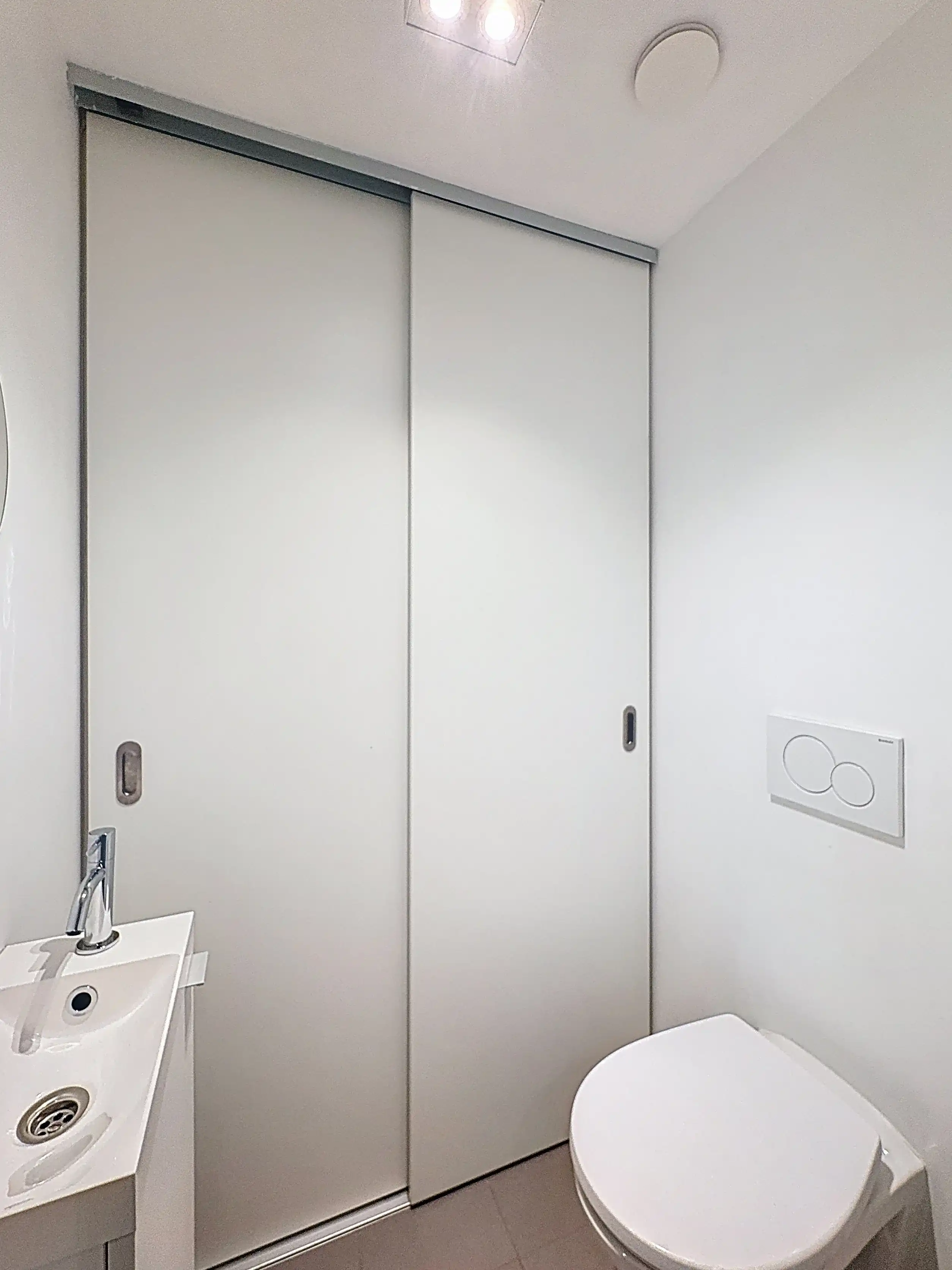 Recent 1-slpk appartement met kanaalzicht + parking, Brussel foto 9