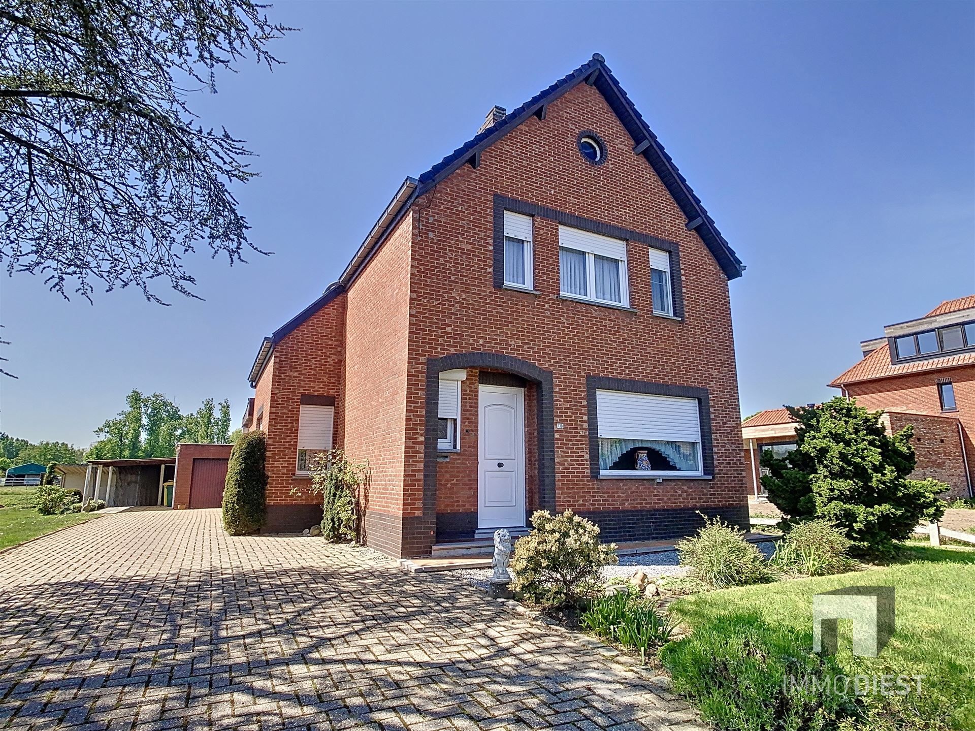 Te renoveren woning met bijgebouw op 5a 29ca. foto 2