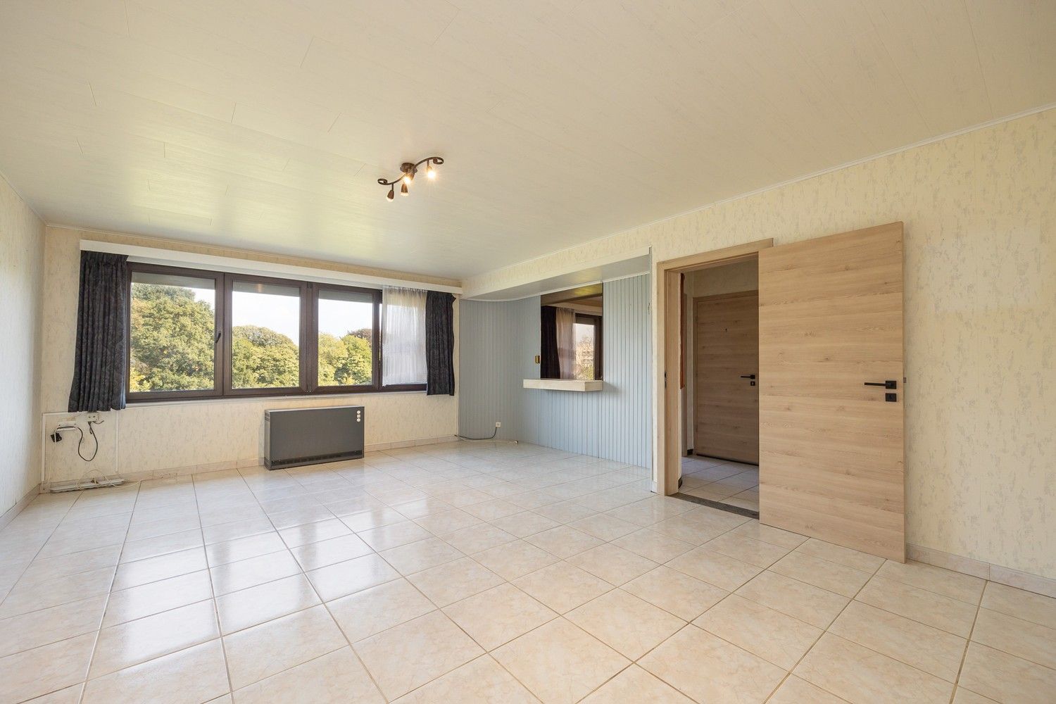 Ruim en lichtrijk appartement met zicht op Kiel Park foto {{pictureIndex}}