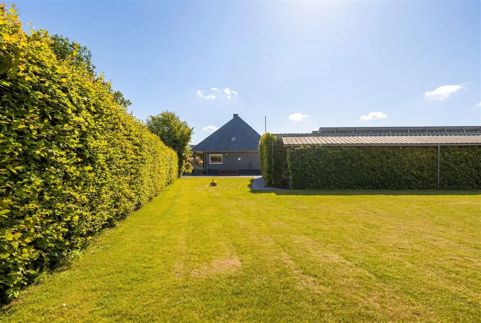 INSTAPKLARE VILLA MET LOODS TE ZWALM foto 12