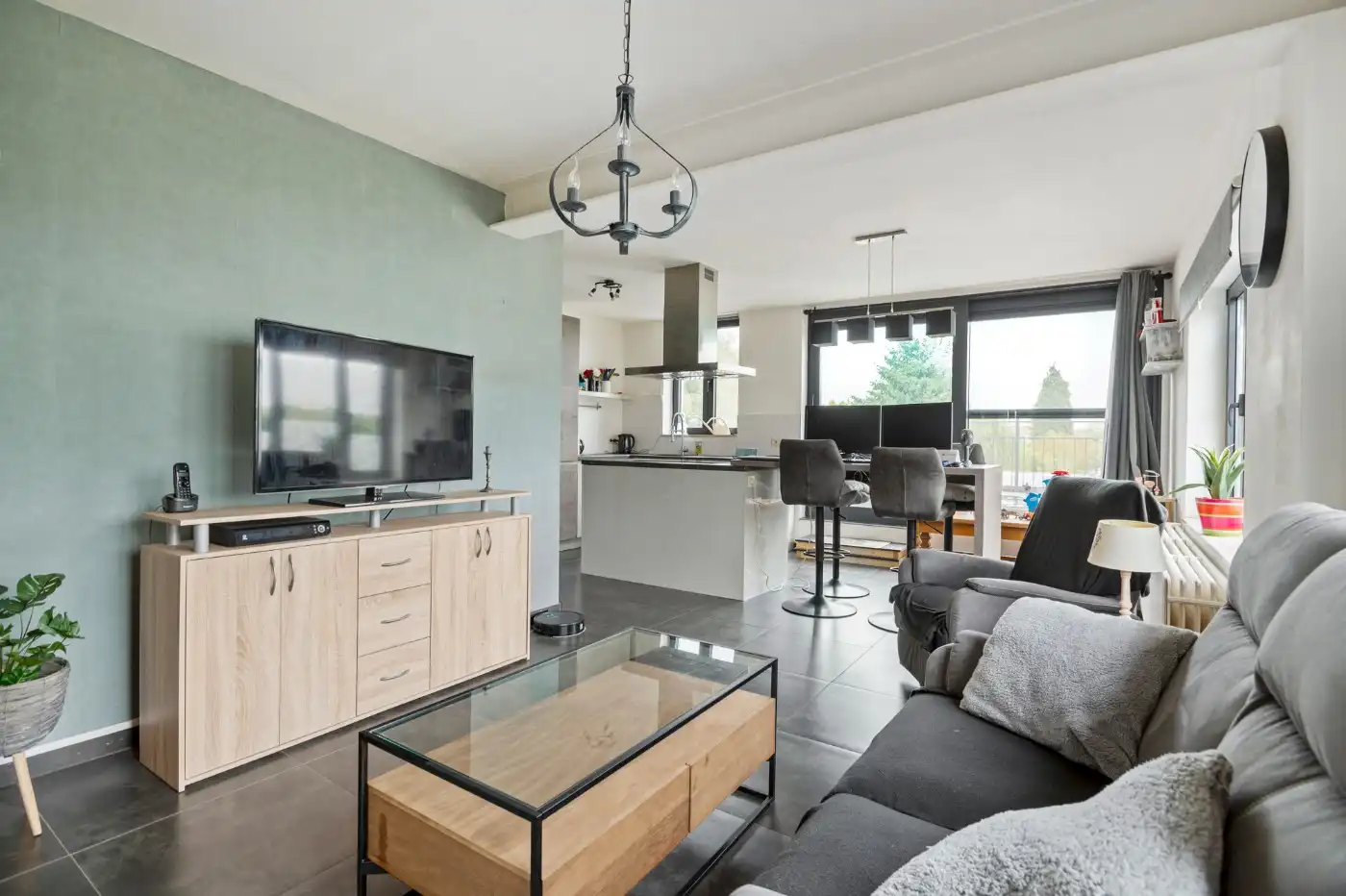 Centraal gelegen opbrengsteigendom met handelsgelijkvloers en app. op de 1e verd. foto 12