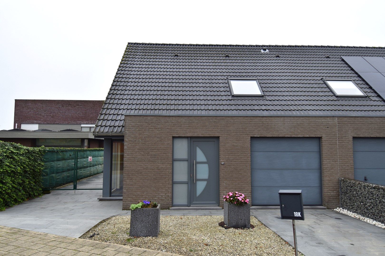 HOB (BJ 2008) met 3 slaapkamers, garage en mooi stukje tuin te koop in Sint-Eloois-Winkel foto 16