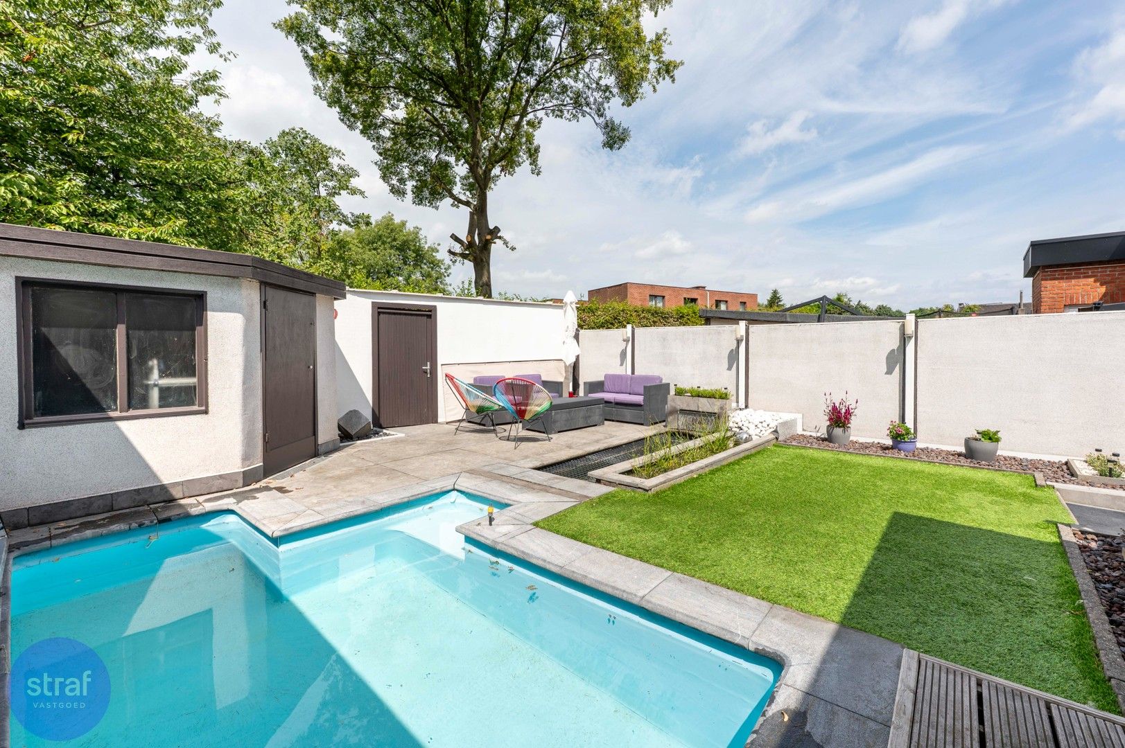 Enorme rijwoning met 6 slaapkamers én een zwembad foto 9