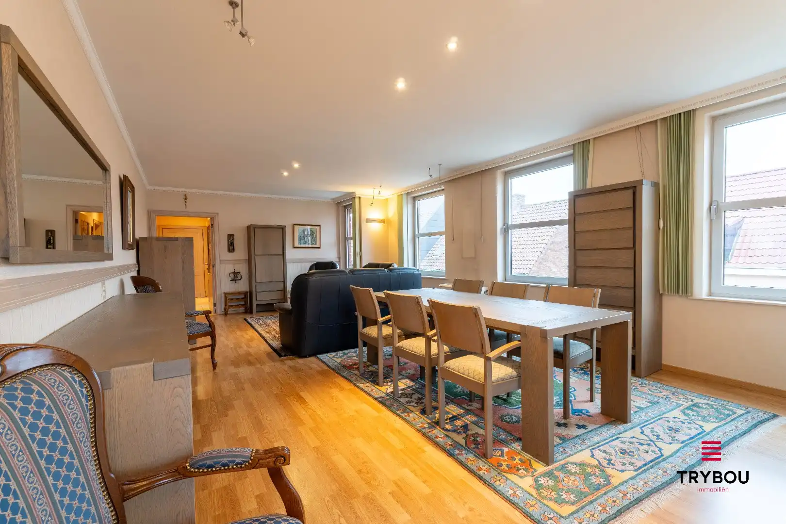 Ruim woon-appartement (120m²) met zicht op de Markt van Houthulst foto 8