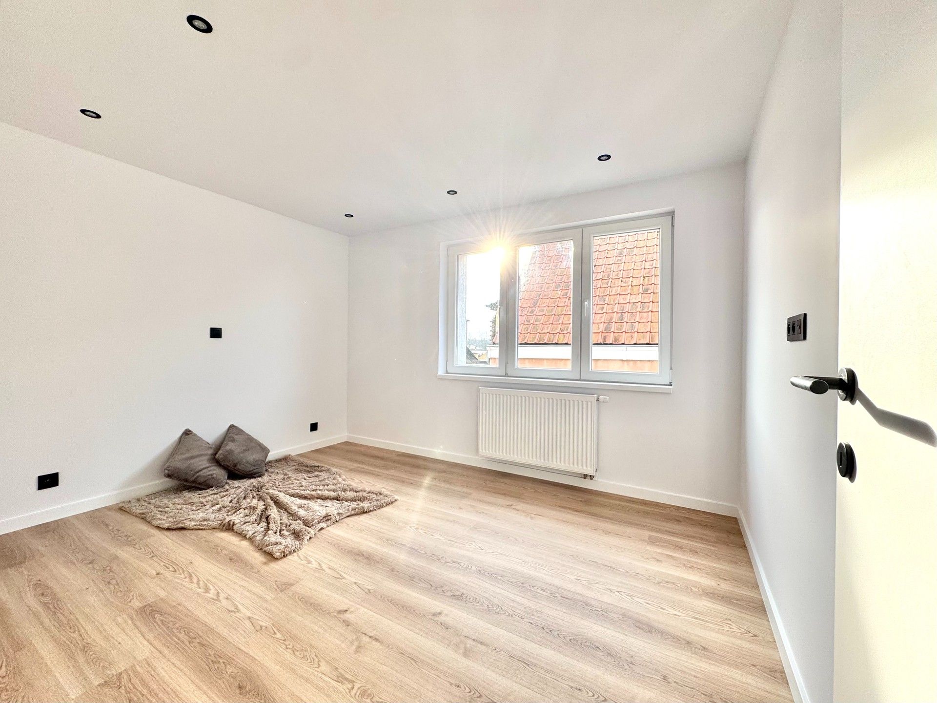 GERENOVEERDE WONING MET TUIN & GARAGE - 444 M² foto 24