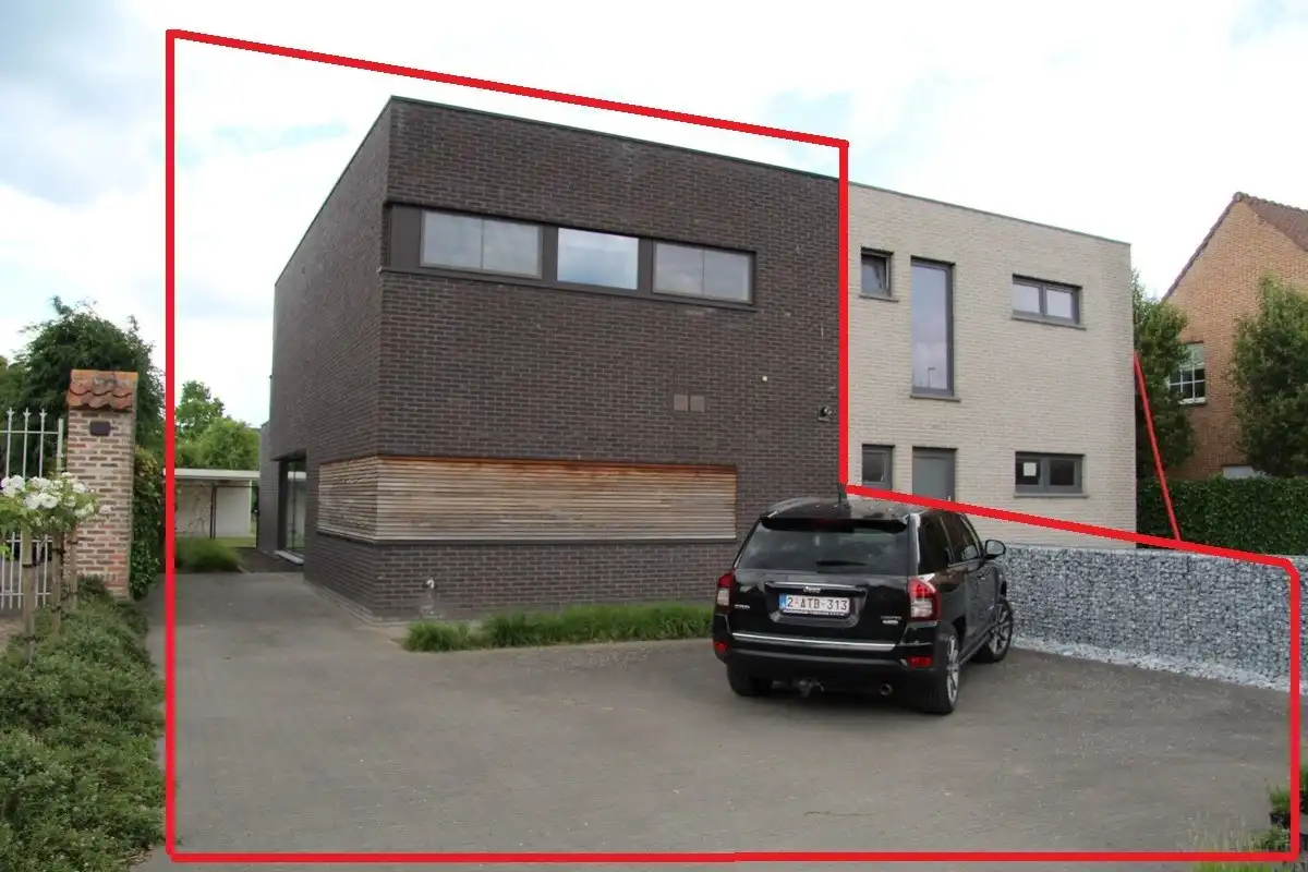 Moderne en ruime woning met 3 slk, terras en tuin  foto {{pictureIndex}}