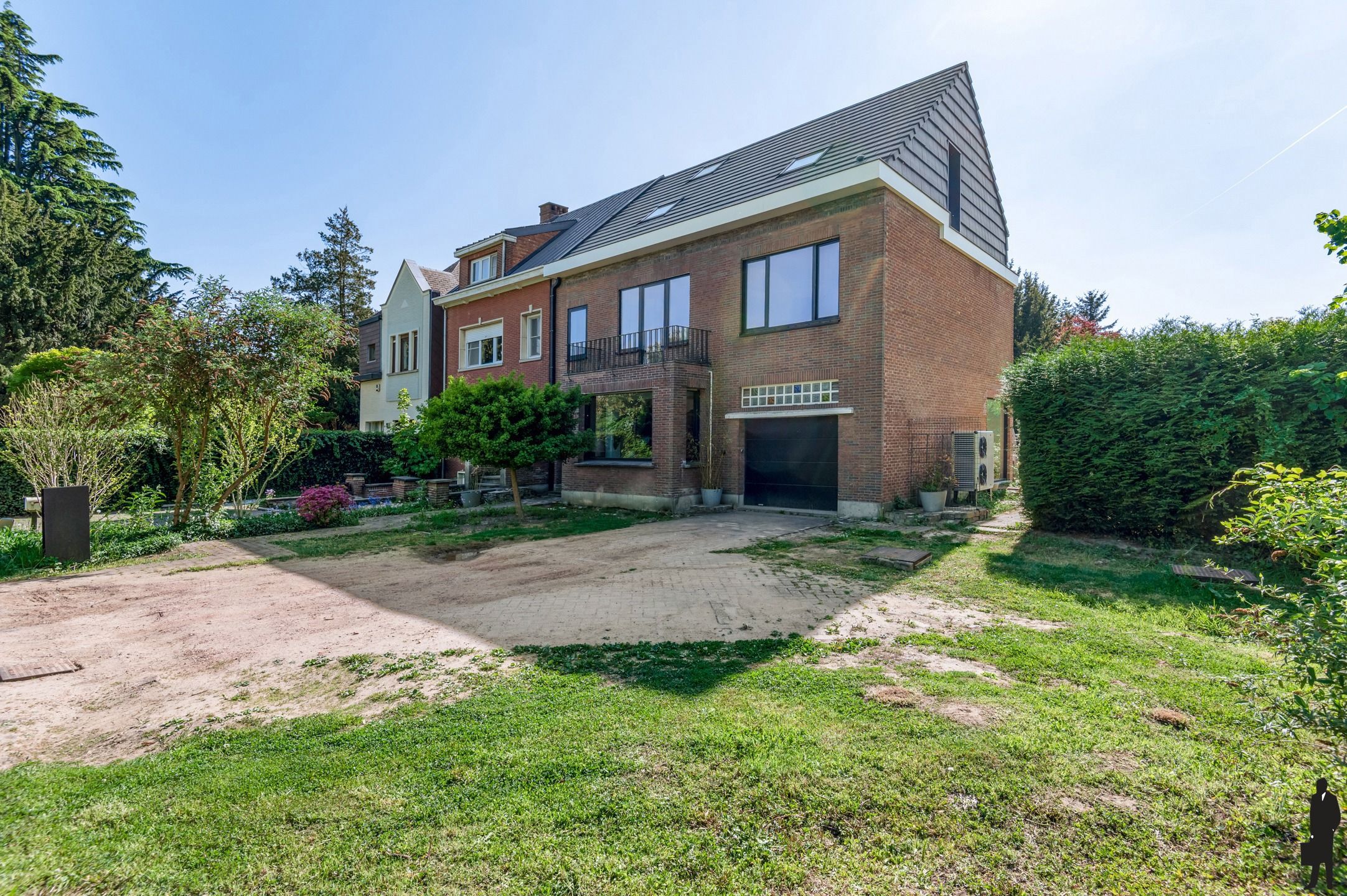 (Deels) gerenoveerde woning met ZW parktuin (ca. 1968m²) foto 39